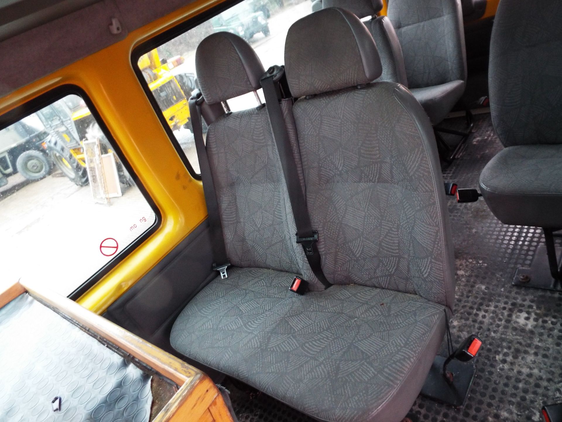 Ford Transit 11 Seat Minibus - Image 14 of 21