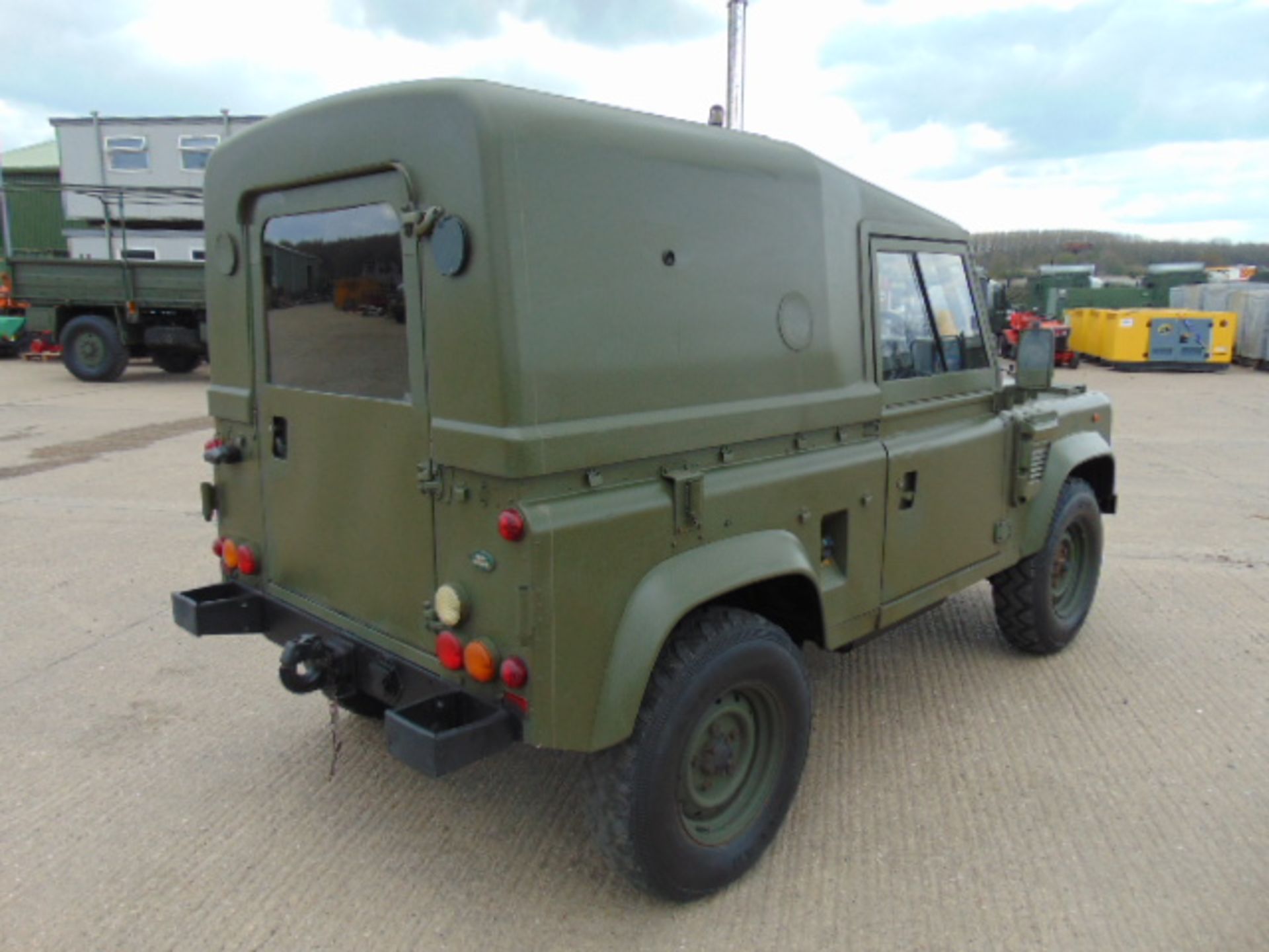 Military Specification Land Rover Wolf 90 Hard Top - Image 6 of 22