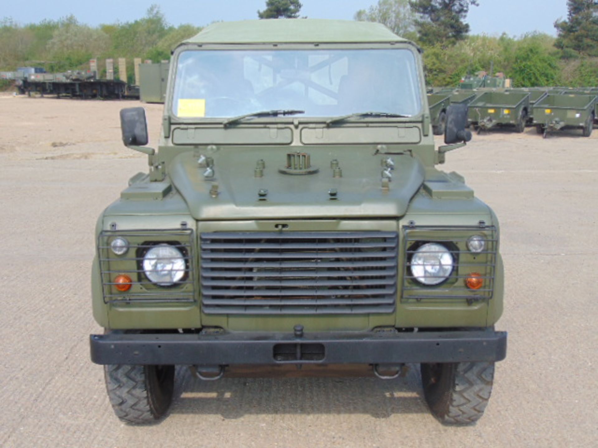 Military Specification Land Rover Wolf 90 Soft Top - Bild 2 aus 26