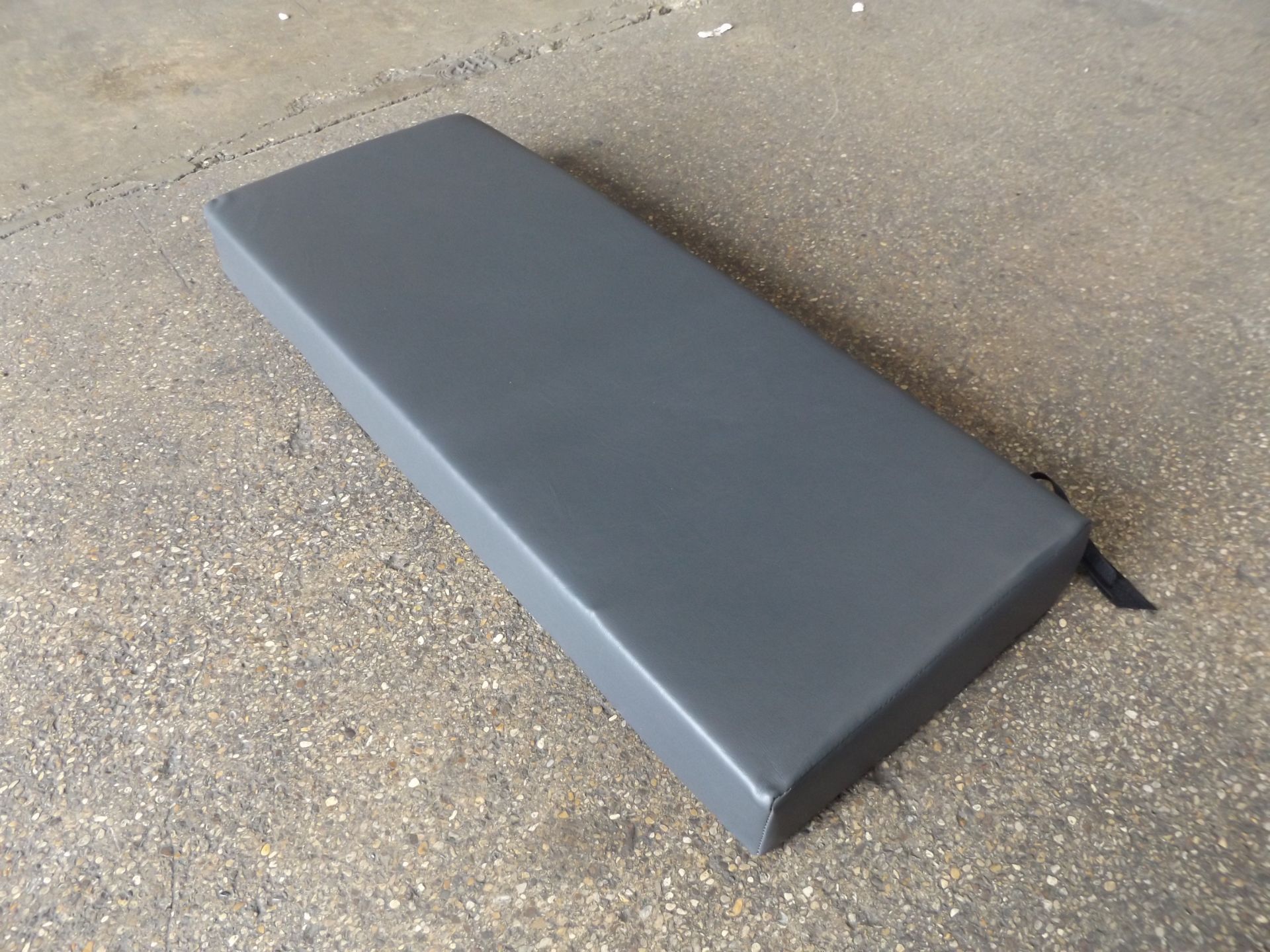 4 x Land Rover Rear Seat Cushions Charcoal P/No 349988 - Image 2 of 6