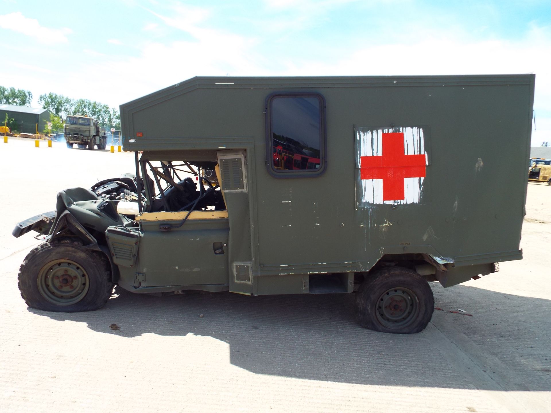 Military Specification Land Rover Wolf 130 Ambulance - Image 4 of 20