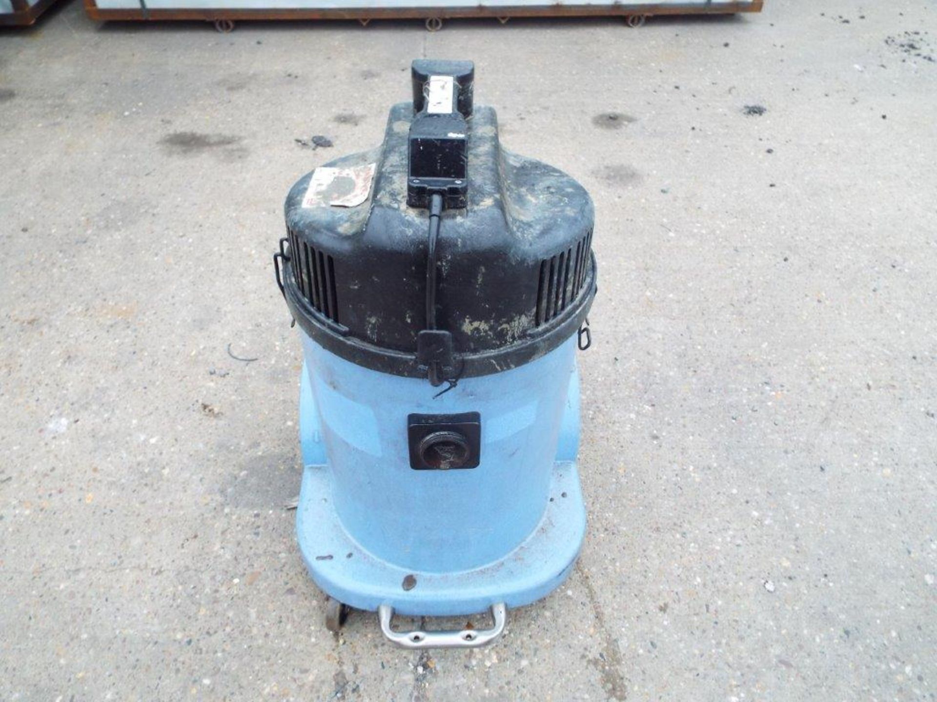 Numatic Industrial Vaccuum Cleaner - Bild 2 aus 5