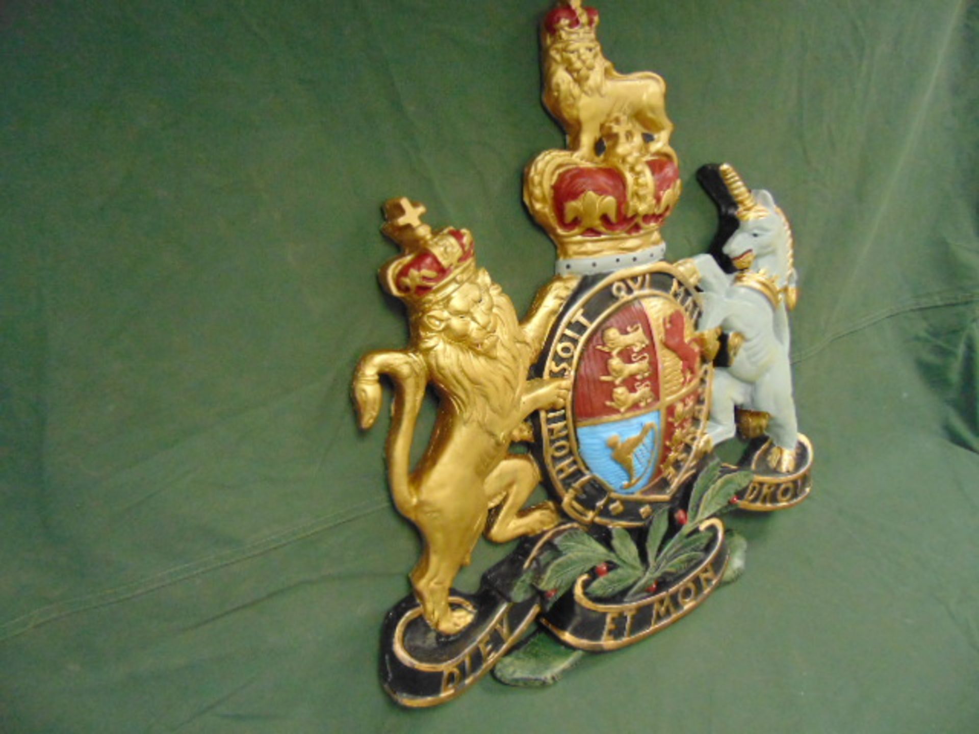 Hand Painted Large Royal Crest - Image 2 of 3