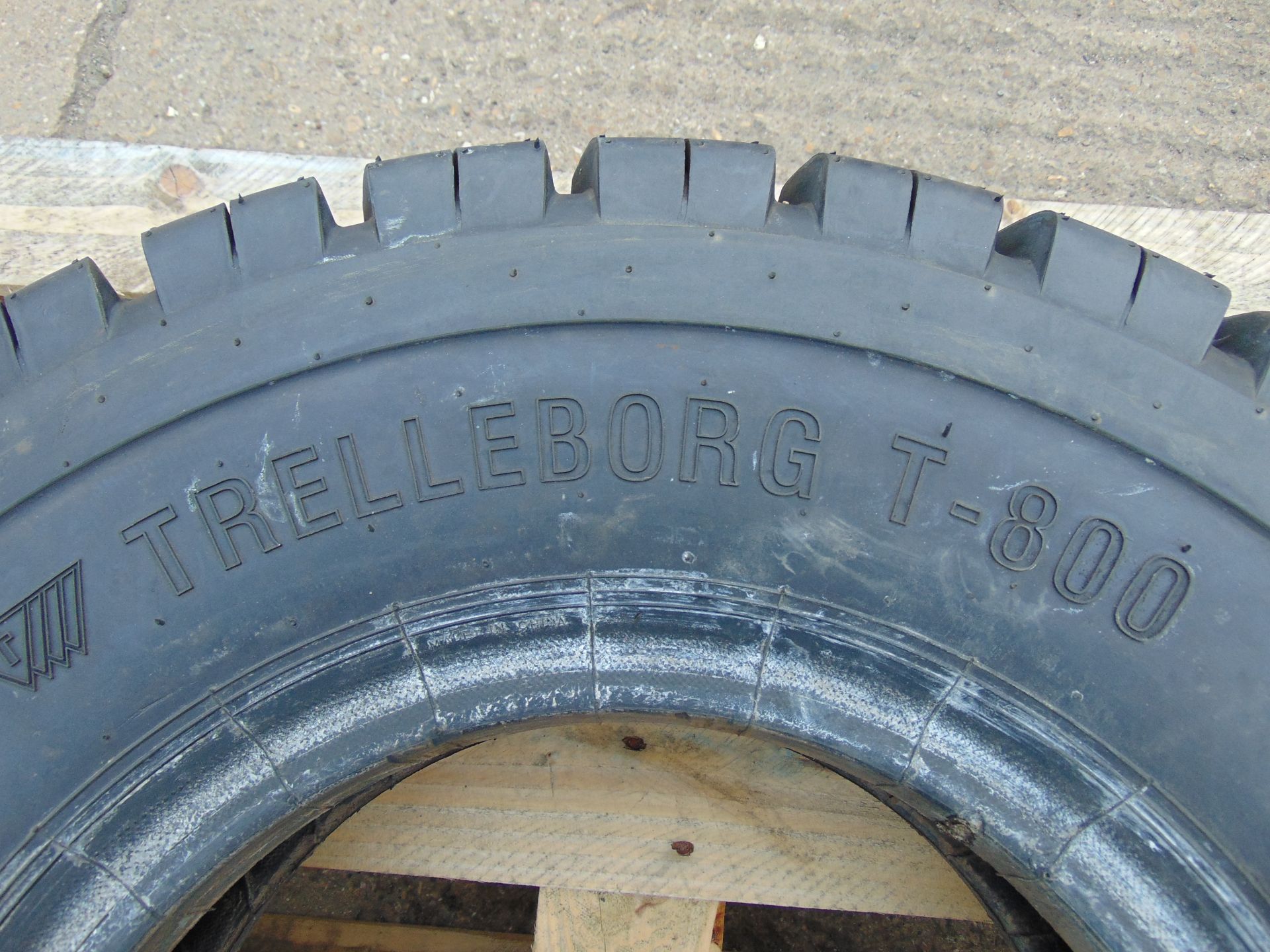 1 x Trellborg T-800 8.25-15 Tyre - Image 2 of 5