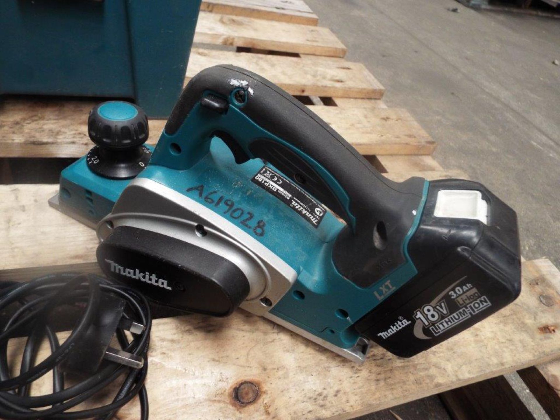 Makita BKP180 Planer with Battery and Charger - Bild 2 aus 7