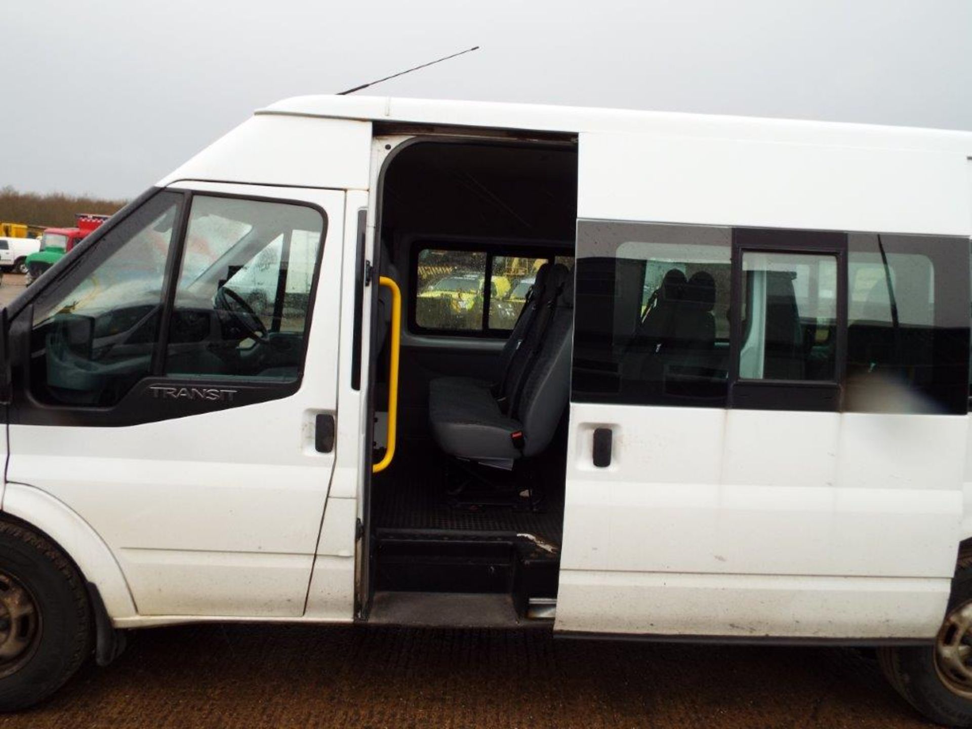 Ford Transit 15 Seat Minibus - Image 14 of 23