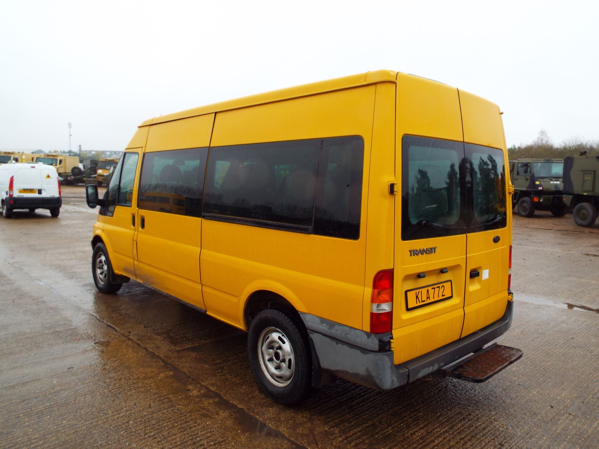 Ford Transit 11 Seat Minibus - Image 5 of 21