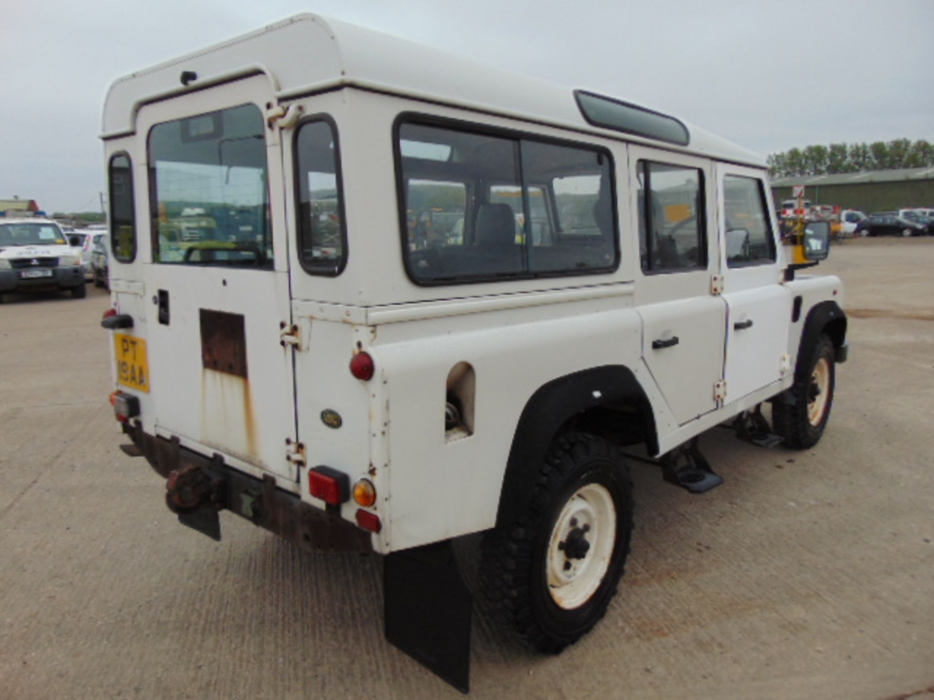 Land Rover Defender 110 Station Wagon 300TDi - Image 6 of 18