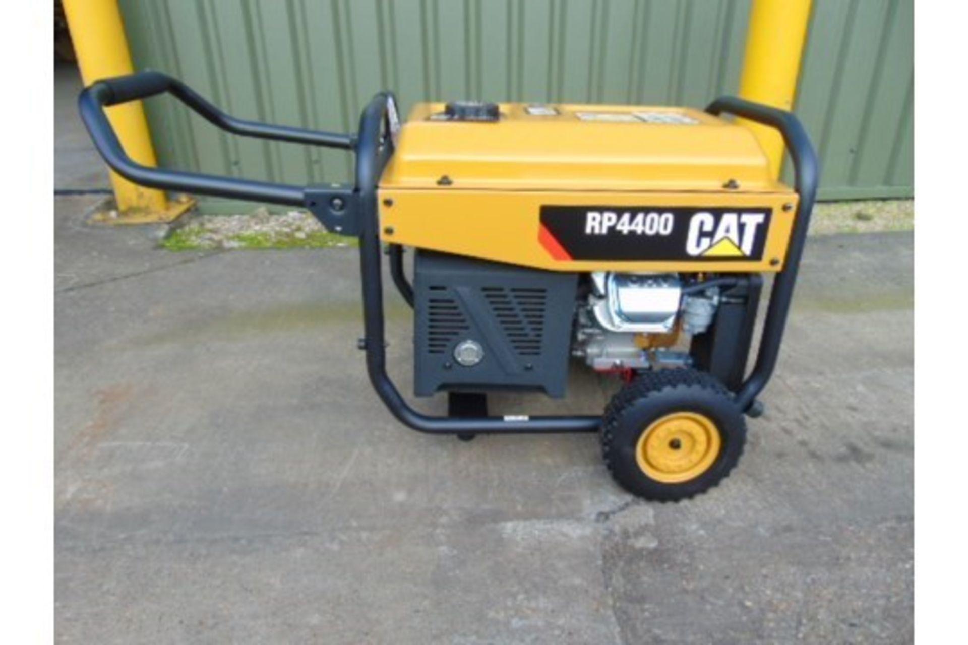 UNISSUED Caterpillar RP4400 Industrial Petrol Generator Set