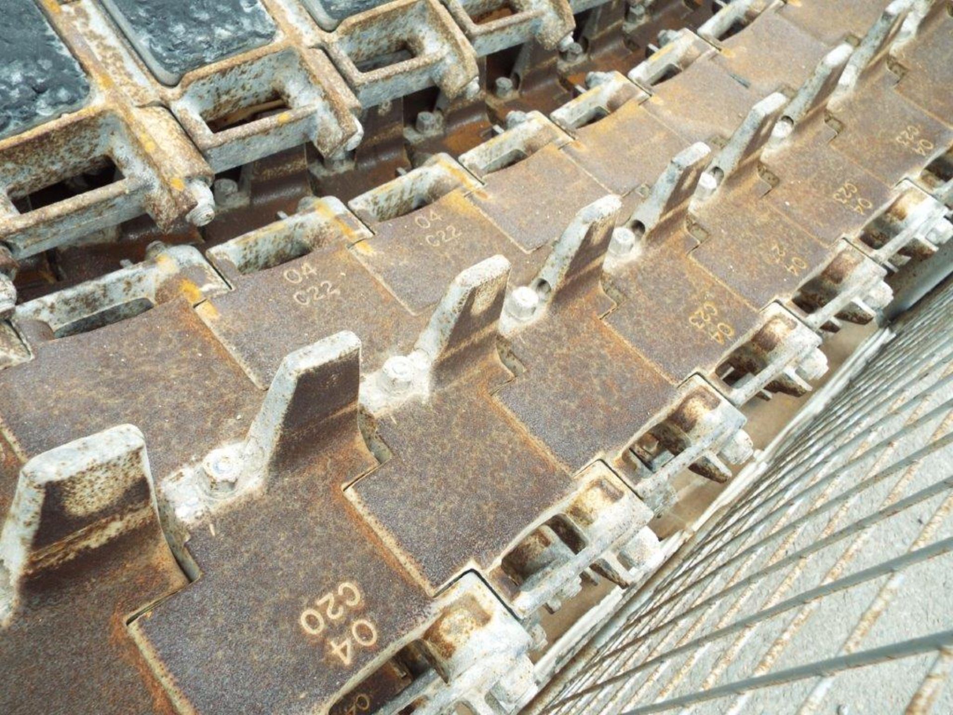 Approx 9 x FV432 10 Link Track Sections - Image 3 of 5