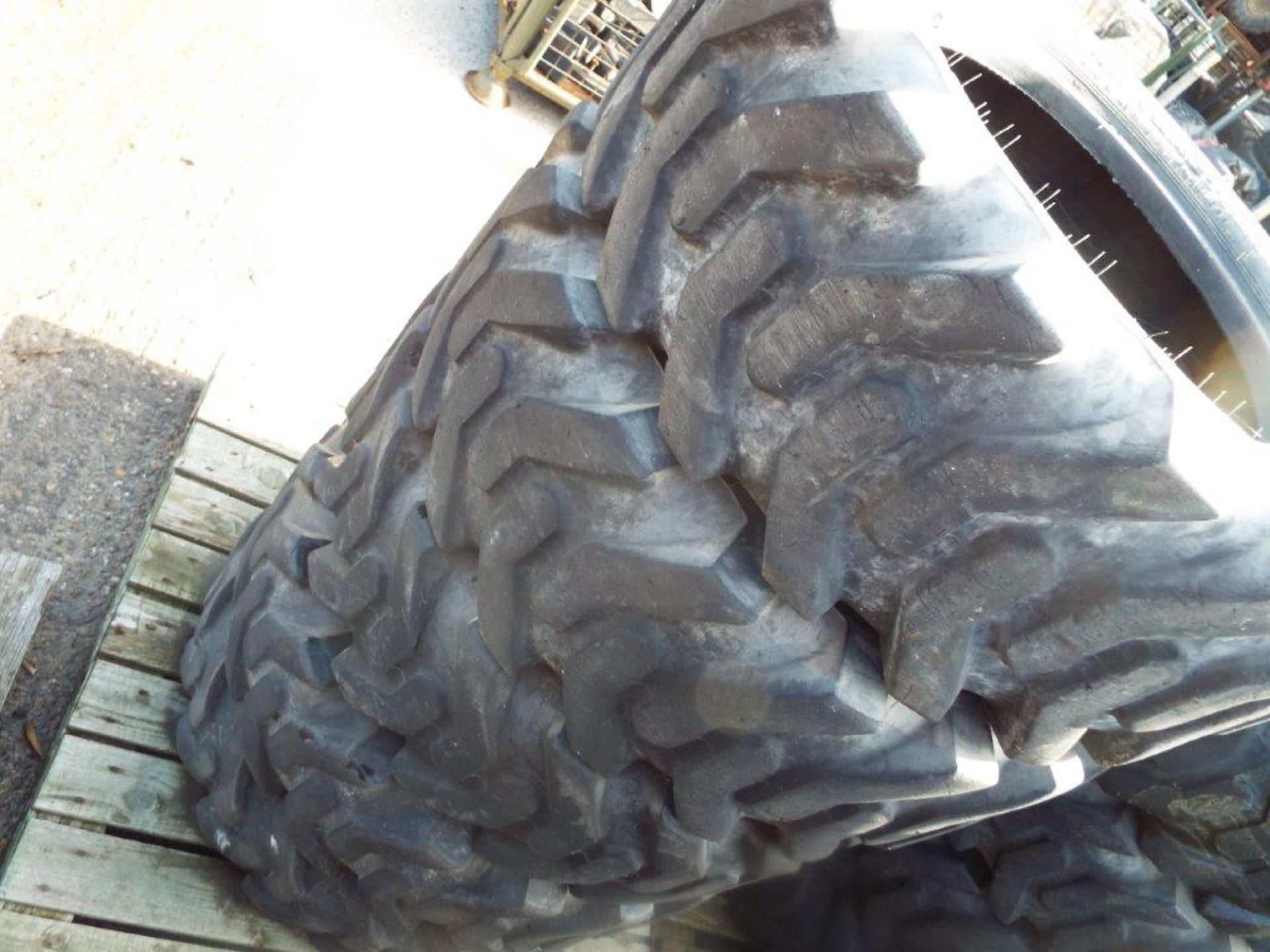 Approx 200 x Mixed JCB Telehandler Tyres - Image 16 of 38