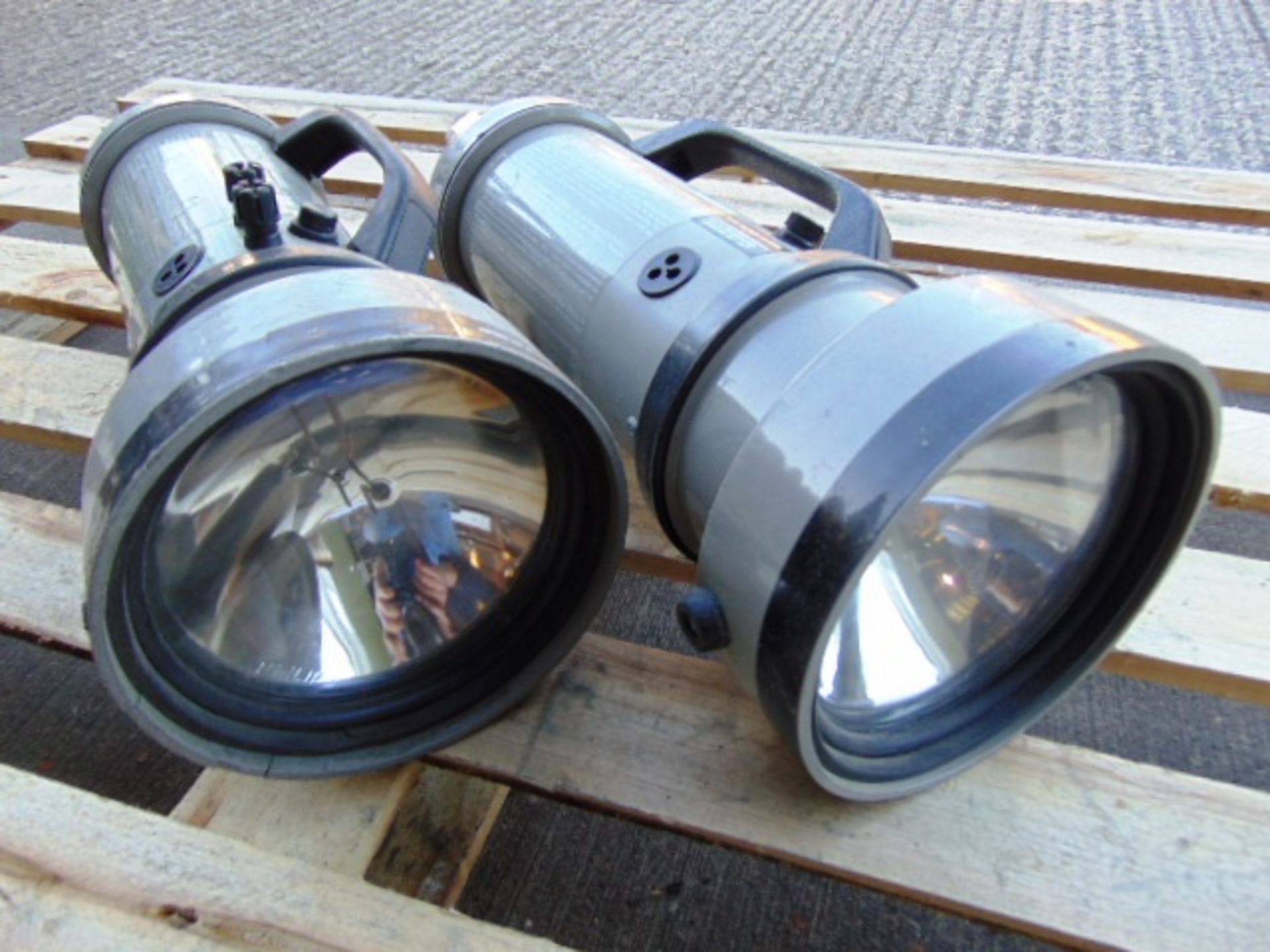 2 x Dragon MK2 12V Portable Searchlights - Image 3 of 5