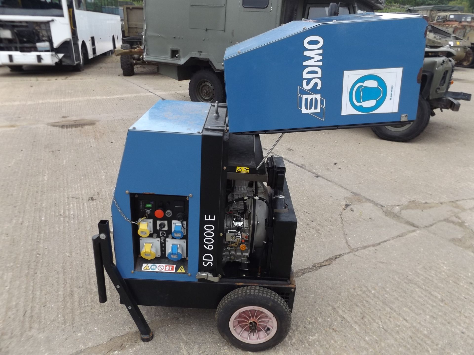 SDMO SD 6000E mobile diesel generator with electric start - Image 6 of 9