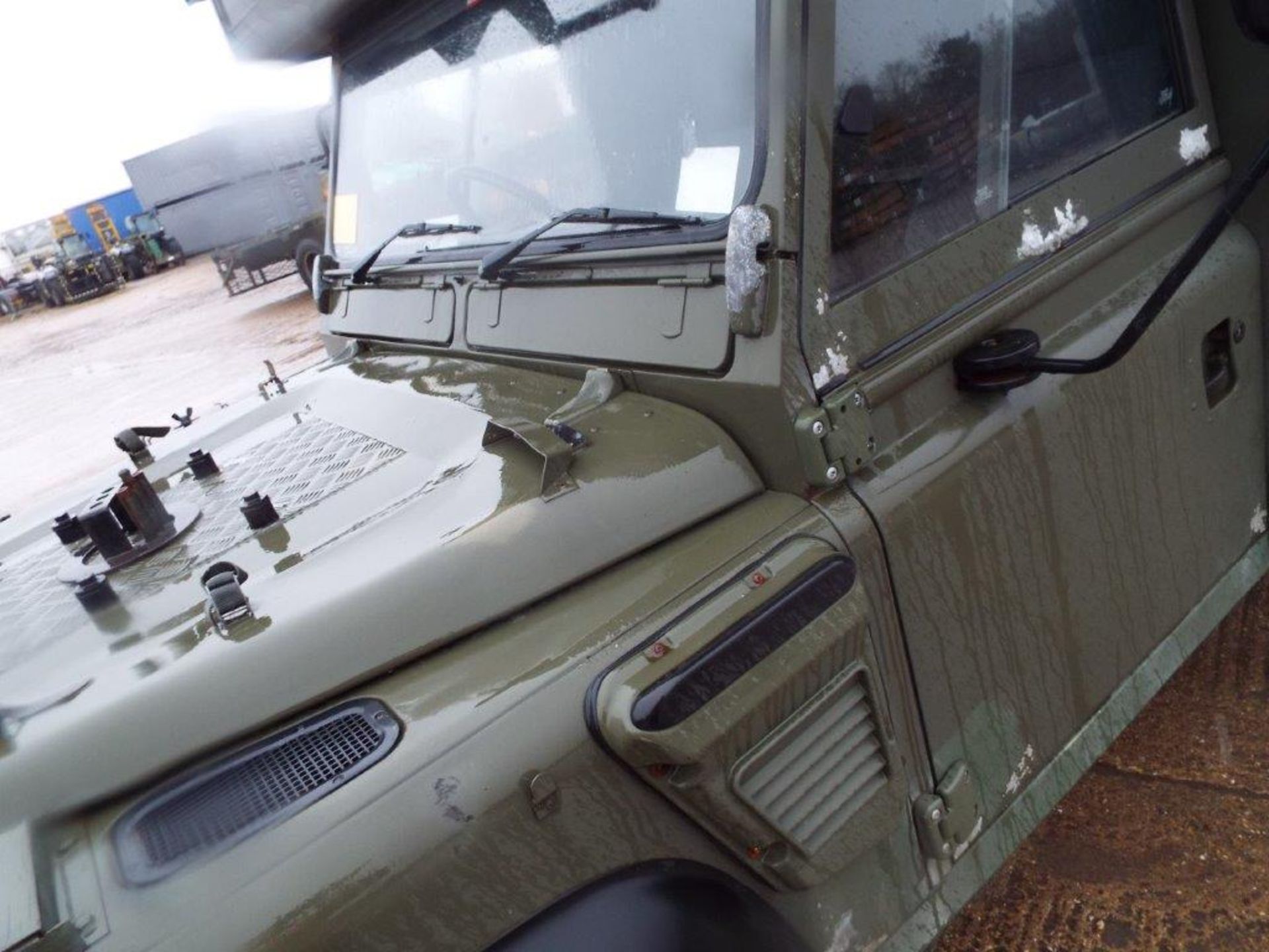 Military Specification Land Rover Wolf 130 Ambulance - Bild 17 aus 25