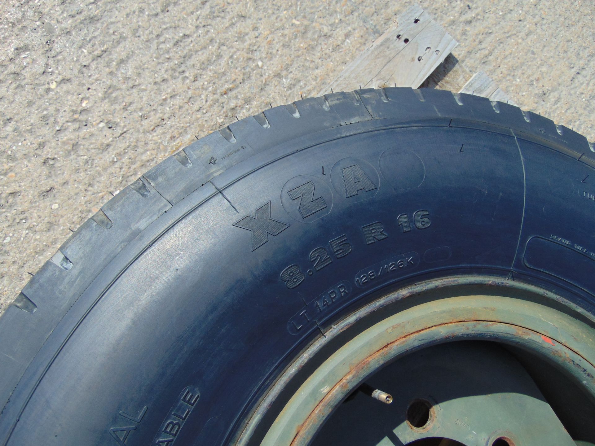 Michelin XZA 8.25 R16 Tyre with 6 Stud Rim - Image 4 of 7