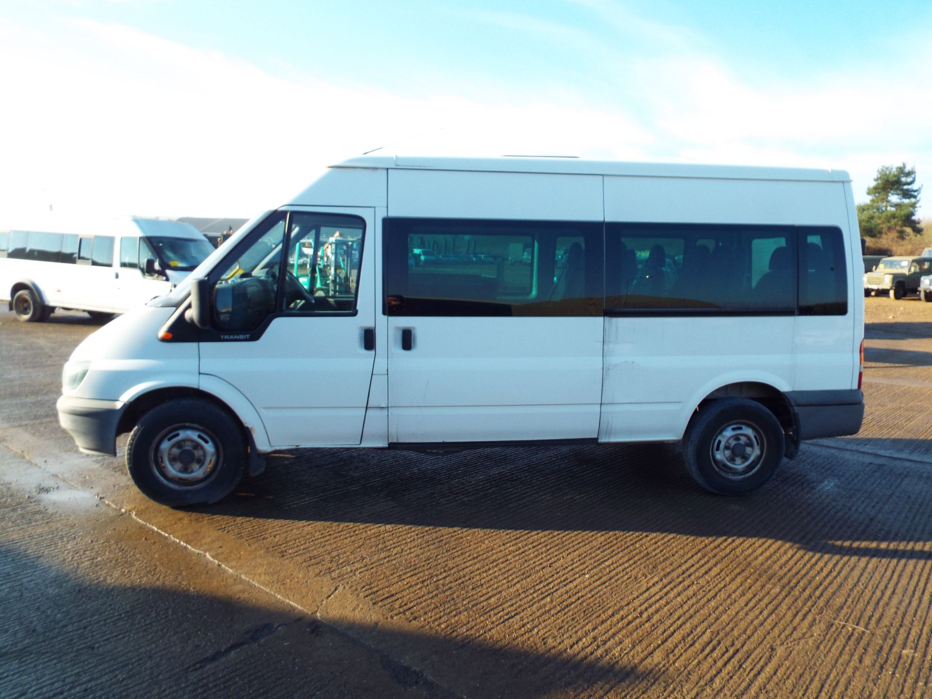 Ford Transit 12 Seat Minibus - Bild 4 aus 19