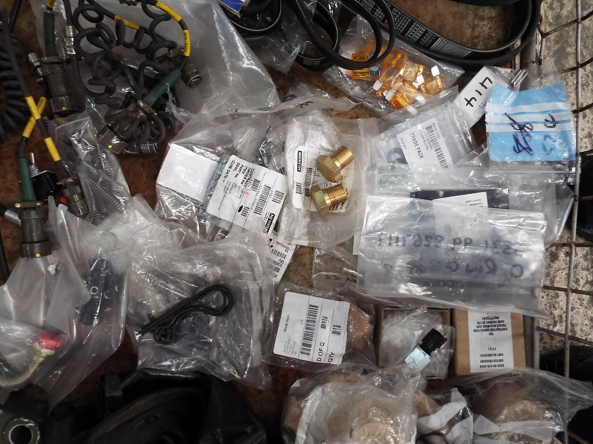 Mixed Stillage of Fighting Vehicle and Wolf Spares inc Wiring Harness', Clips, Fan, Belts etc - Bild 4 aus 9