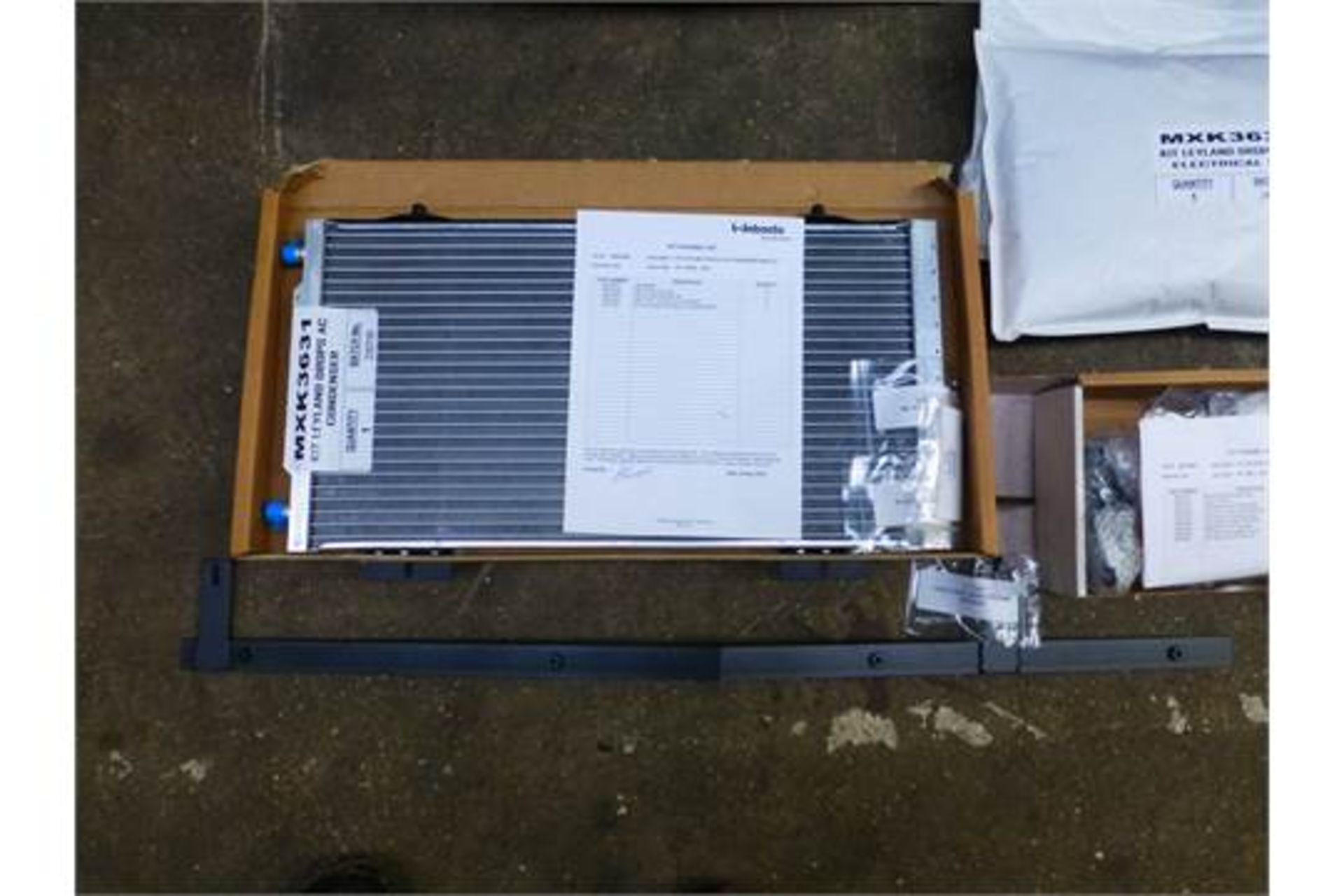 DAF Drops Air Conditioning Kit - Image 2 of 8