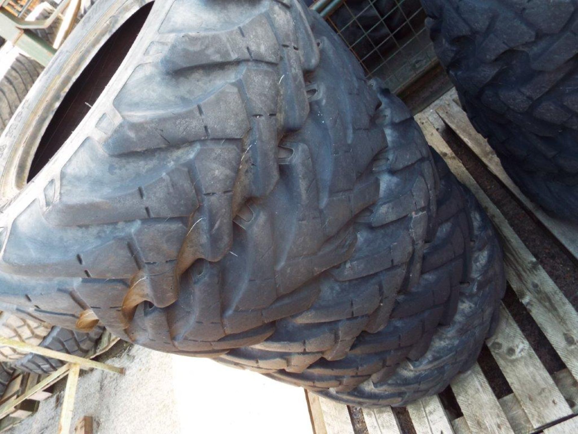 Approx 200 x Mixed JCB Telehandler Tyres - Image 23 of 38