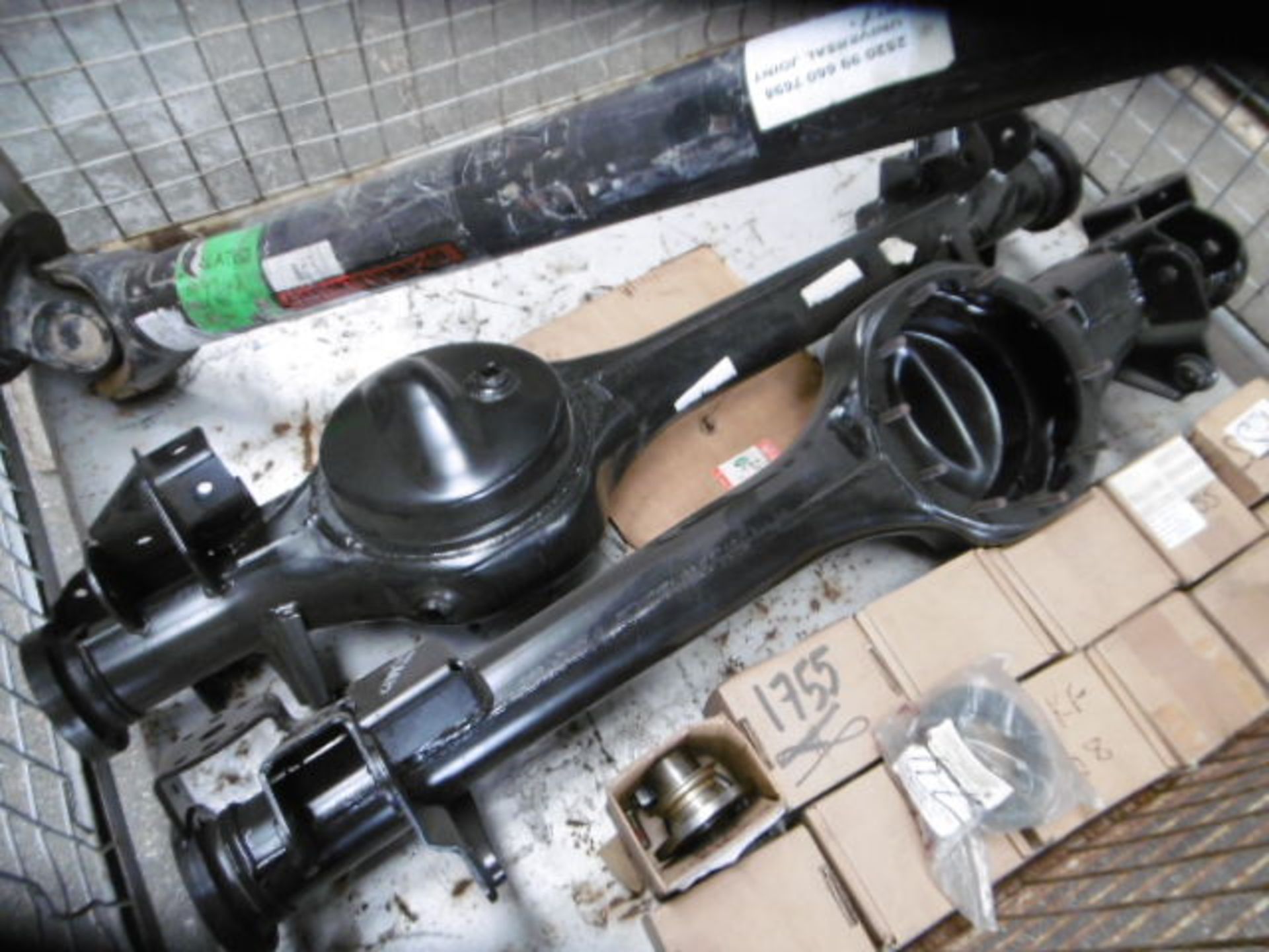 Stillage of mixed Land Rover and Truck parts - Image 2 of 9