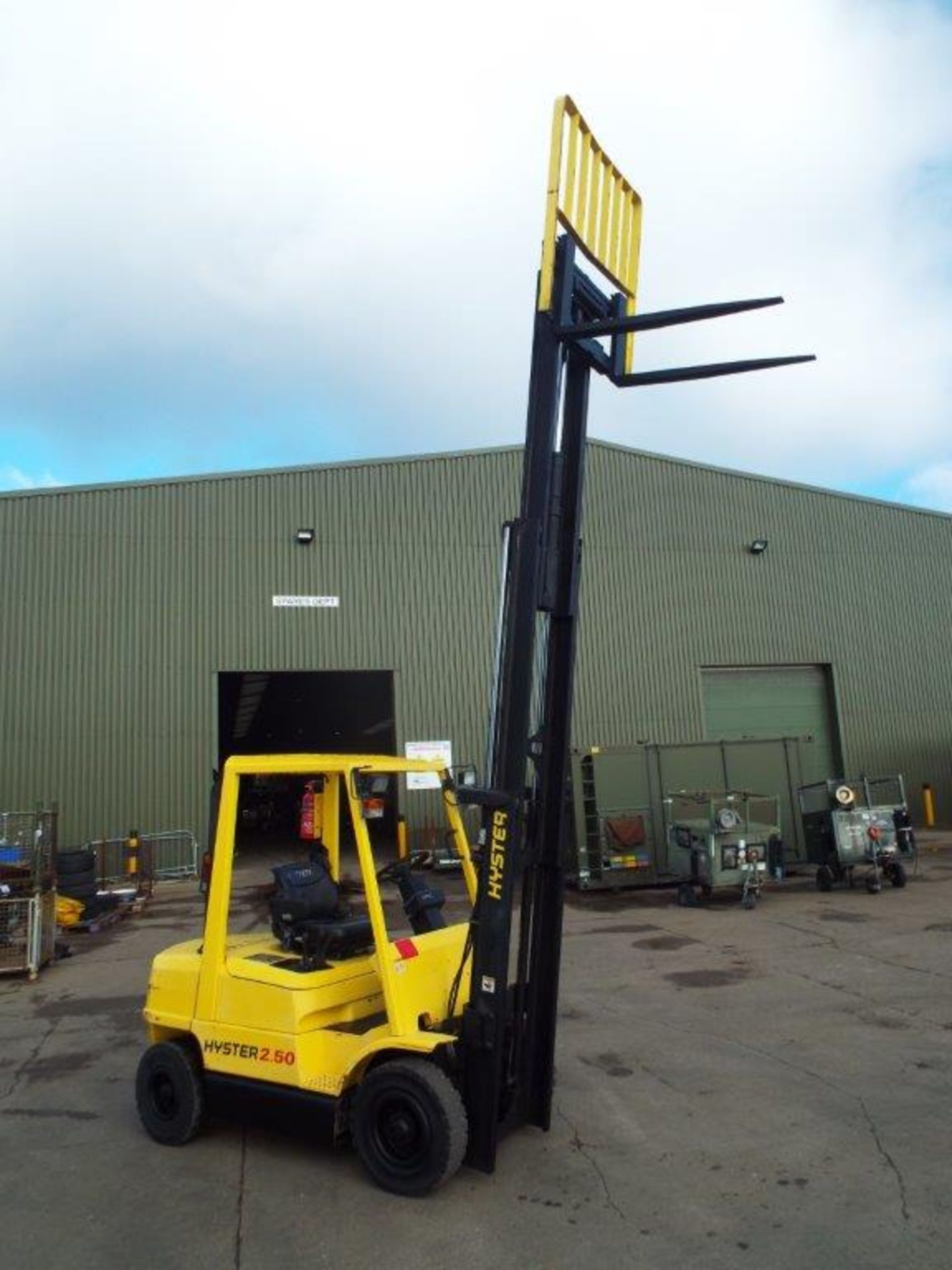 Container Spec Hyster H2.50XM Counter Balance Diesel Forklift C/W Side Shift & Full 3 Lift Mast - Image 19 of 28