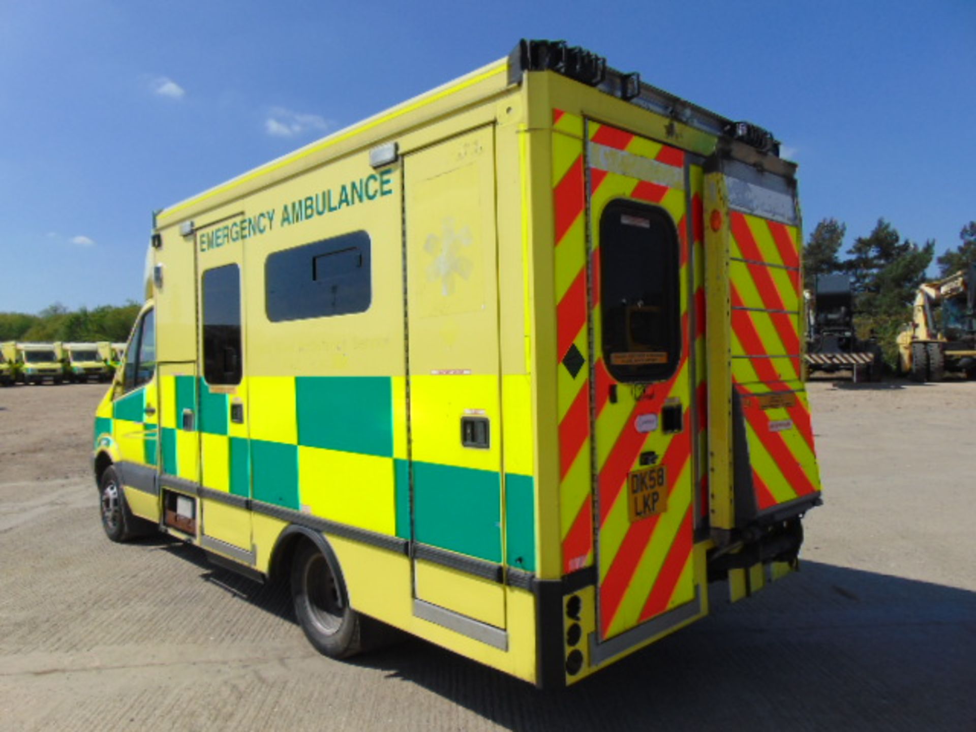 RHD Mercedes Sprinter 515 CDI Turbo diesel ambulance - Image 8 of 16