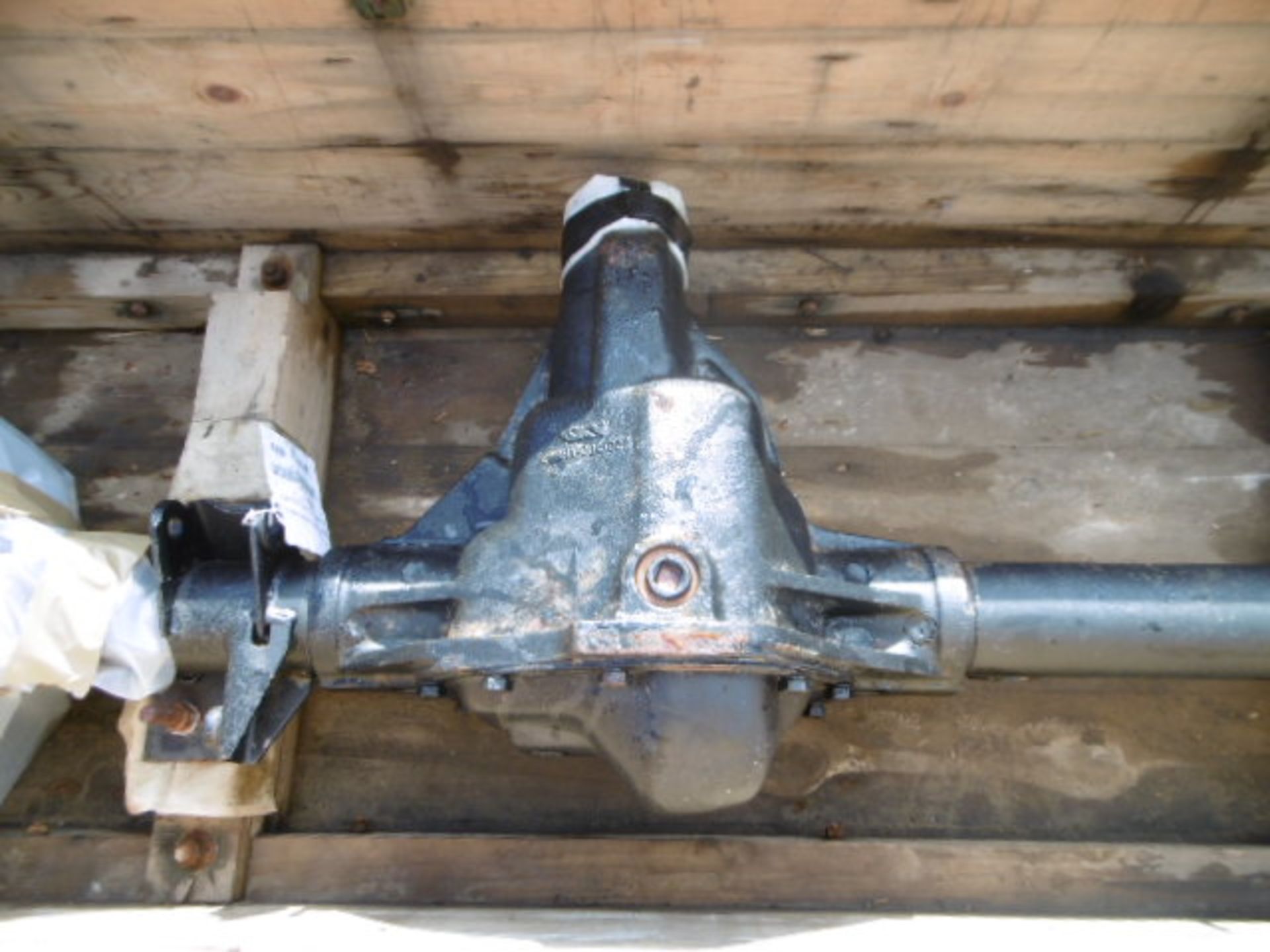 A1 Reconditioned Land Rover Defender RearAxle Case and Diff Assy P/No FTC2352 - Image 3 of 4