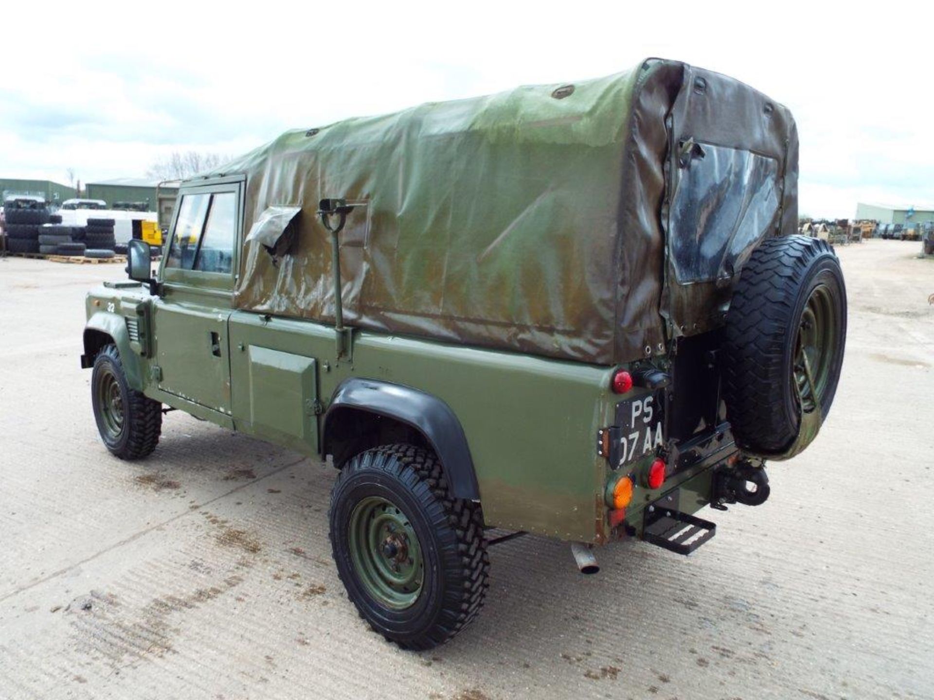 Military Specification Land Rover Wolf 110 Soft Top - Image 5 of 26