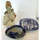 A mixed collection of ceramics to include an 18th Century Worcester blue and white tea bowl and