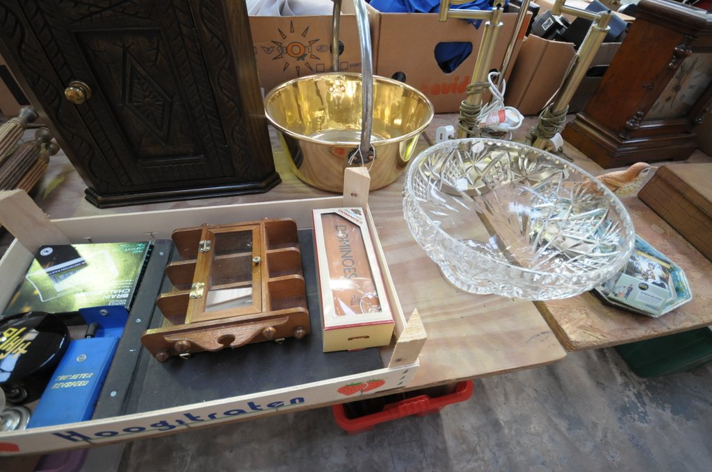 A box of sundry items, dominoes , a heavy glass footed fruit bowl, 3 modern table lamps,