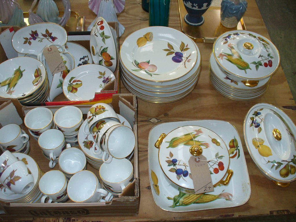 A Qty of Royal Worcester " Evesham " table wares including dinner plates , cups , saucers,