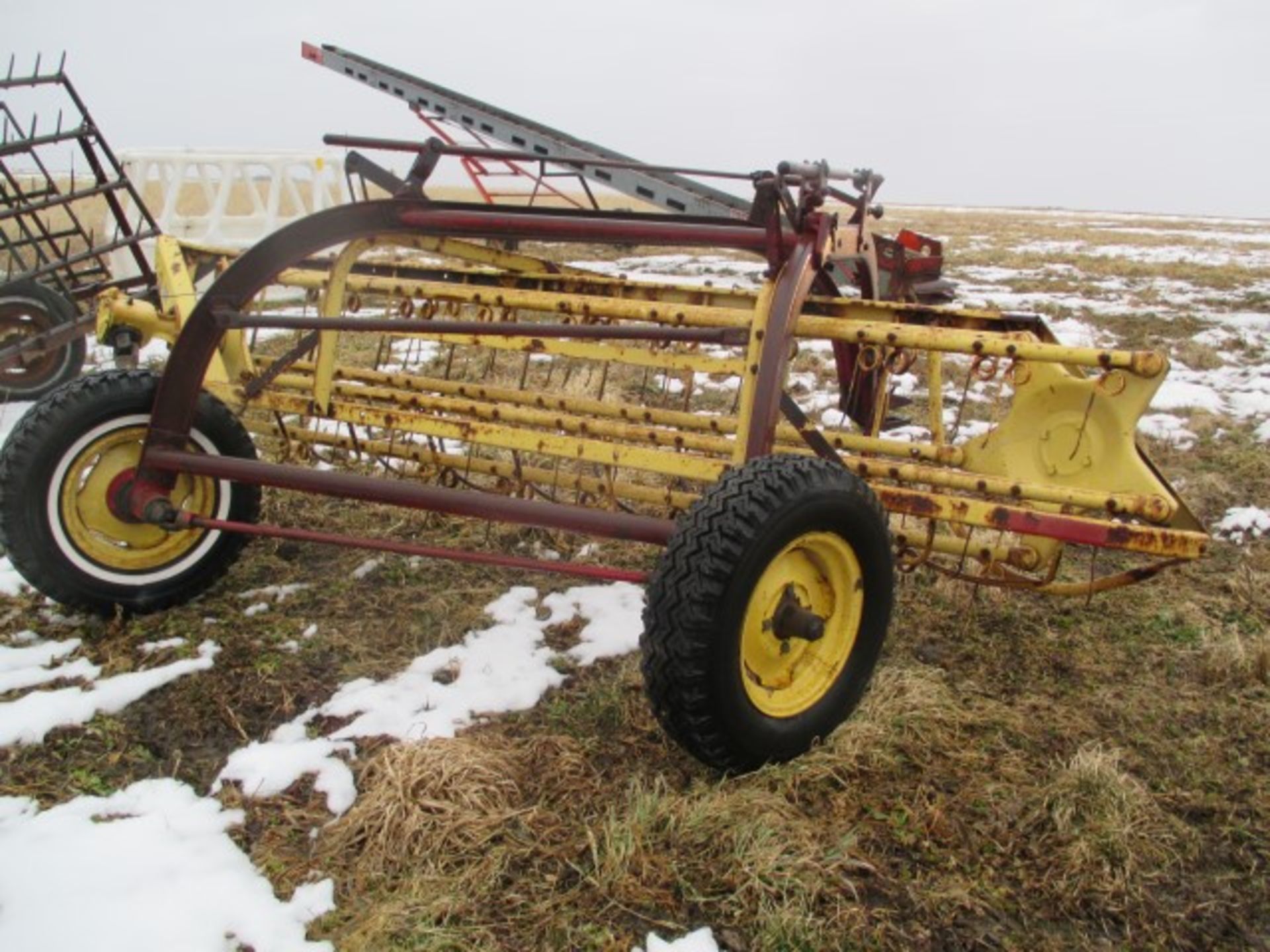 New Holland 256 hay rake - Image 2 of 3