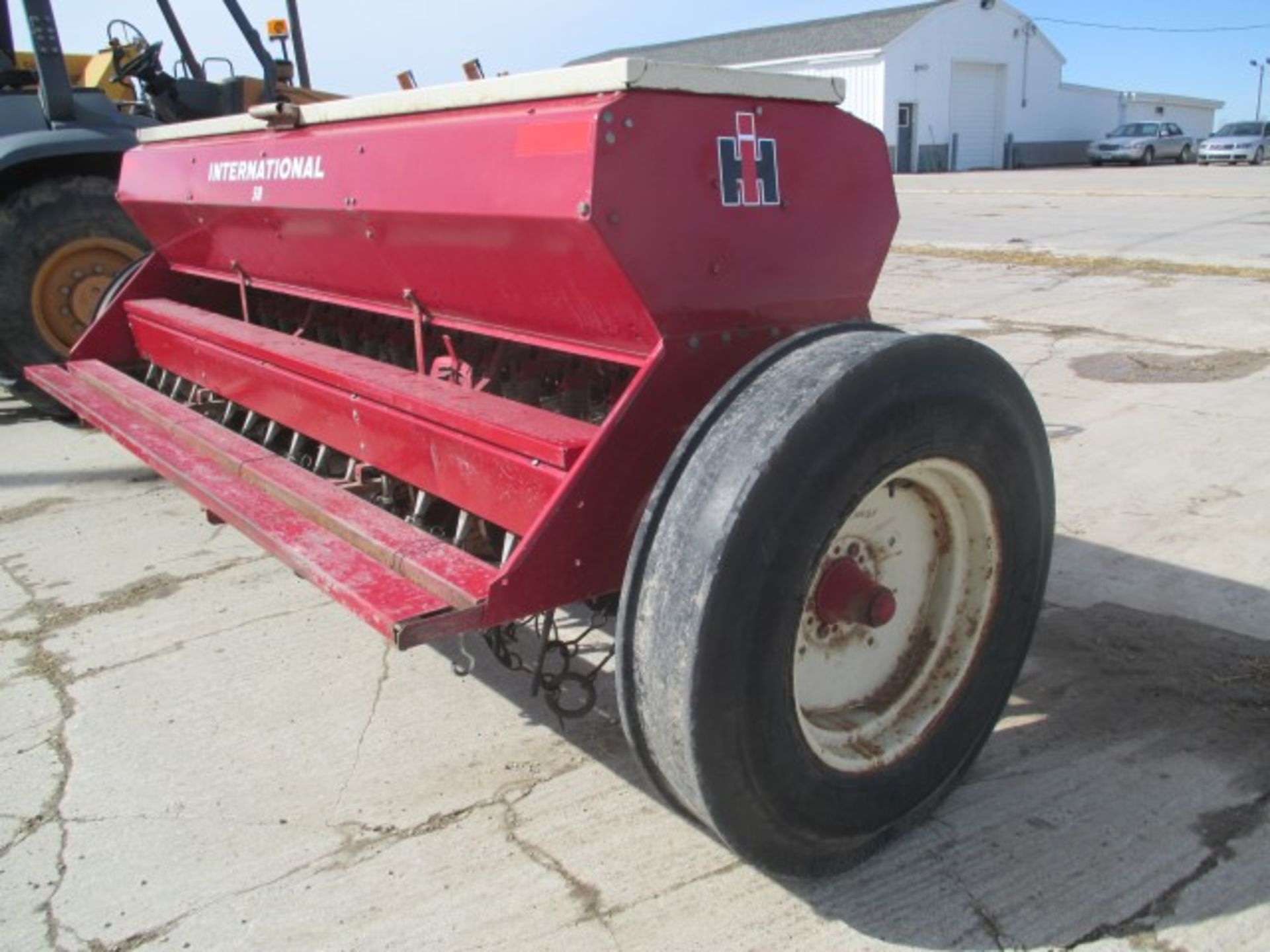 IH-5100 grain drill - Image 3 of 5