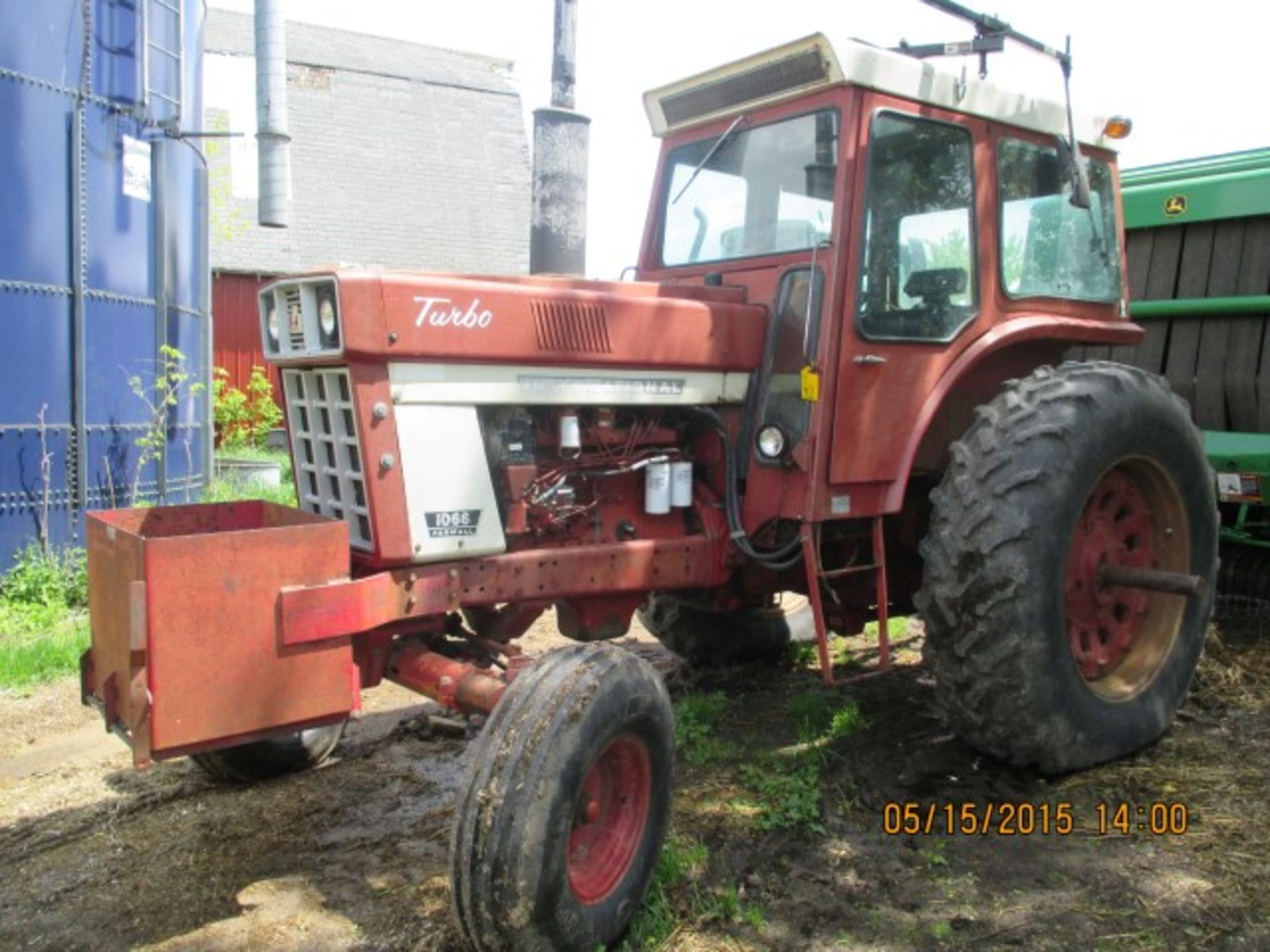 Farmall 1066, wf, cab, 3-pt, pto, 6349-hrs on meter, SN:2610176U053350, weak clutch, 18.4R38