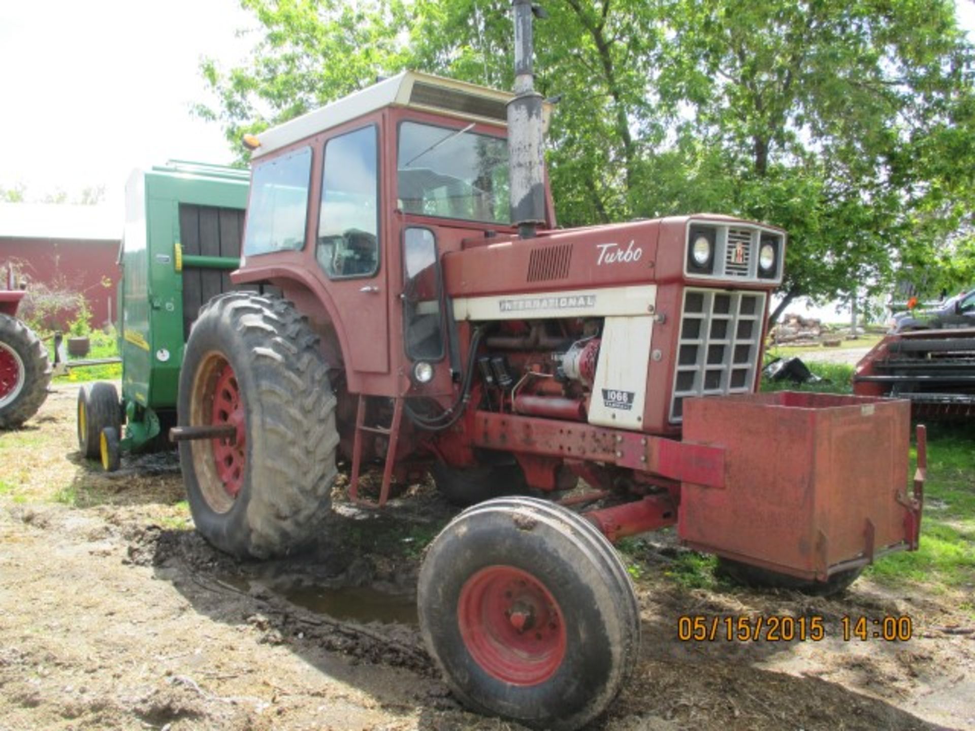 Farmall 1066, wf, cab, 3-pt, pto, 6349-hrs on meter, SN:2610176U053350, weak clutch, 18.4R38 - Image 2 of 3