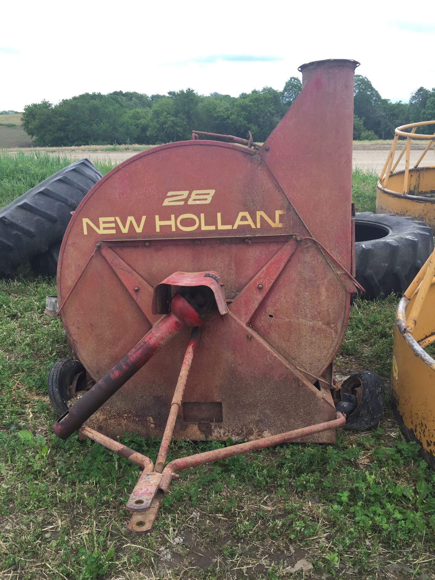 New Holland 28 3pt Blower