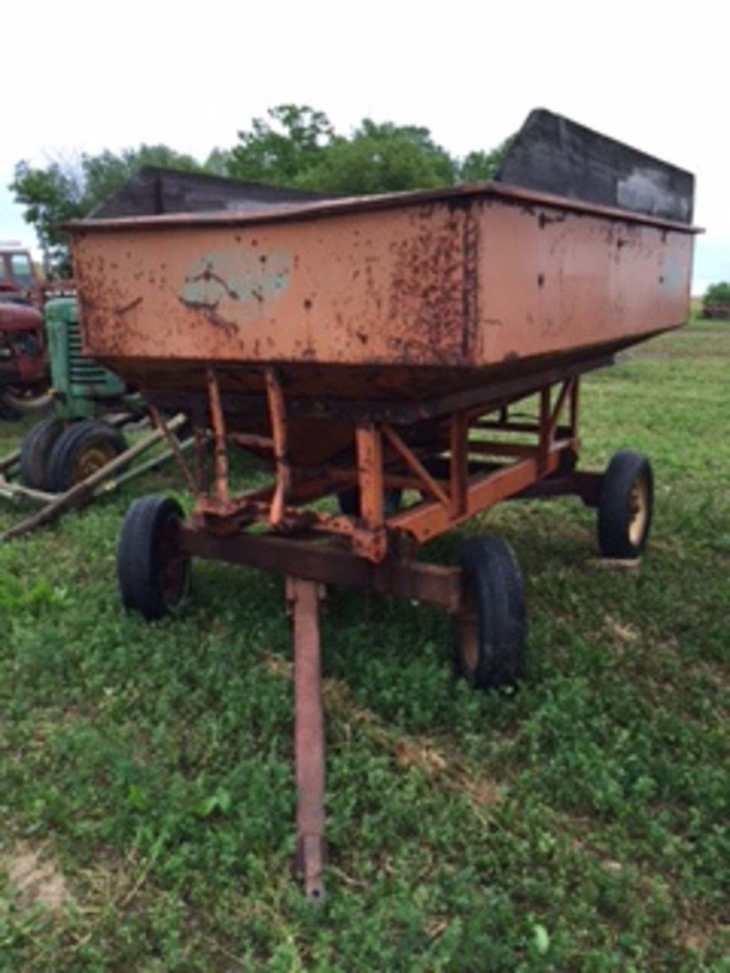 Bradford Gravity Flow Wagon