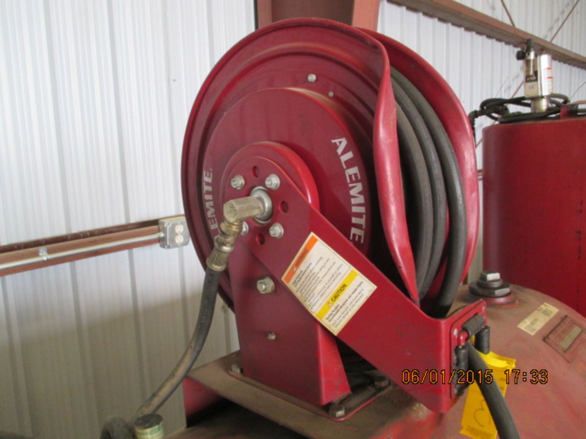 Oil barrel w/hose/reel/pump - Image 2 of 2