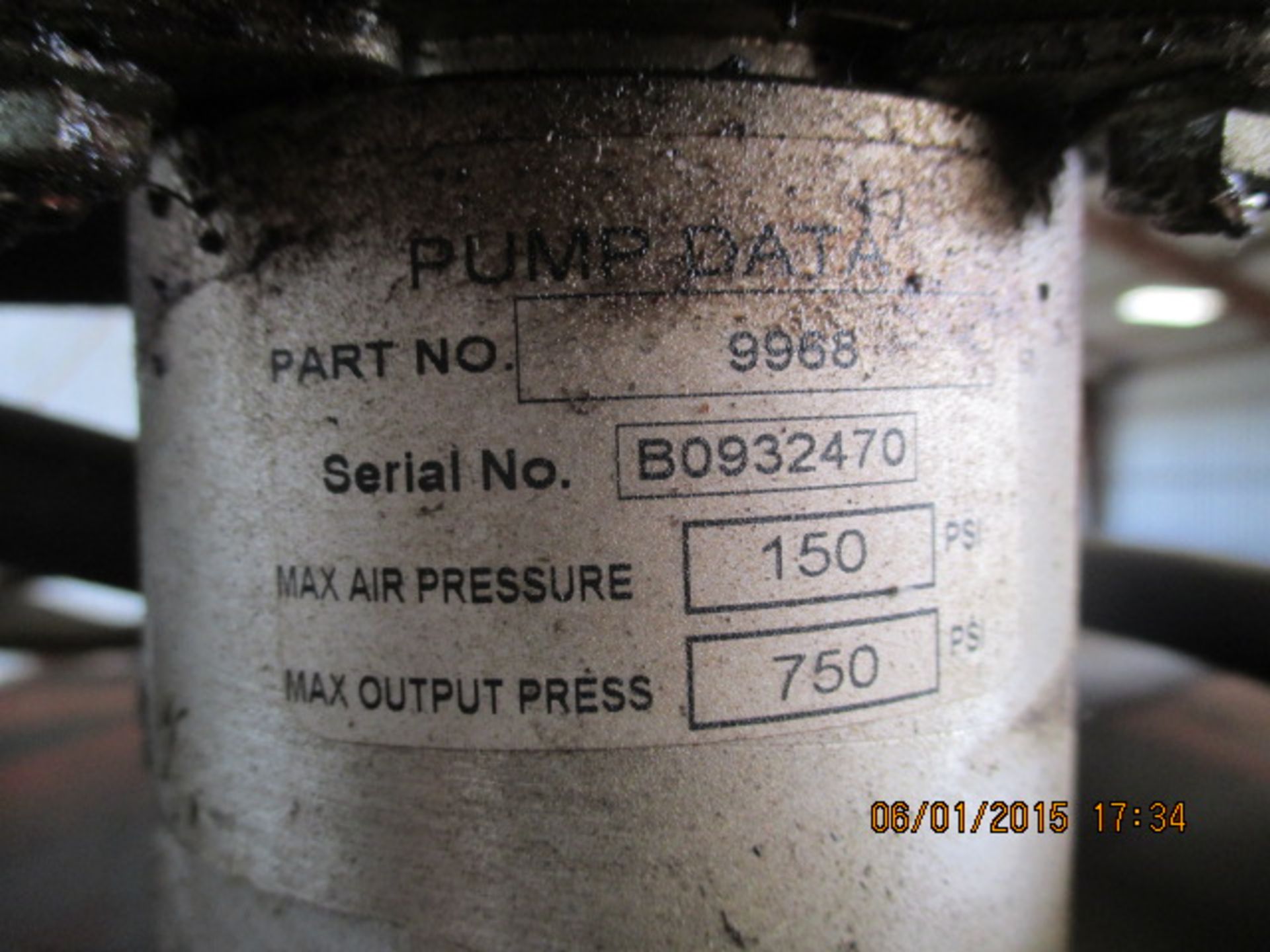 Oil barrel w/Ram pump - Image 3 of 3