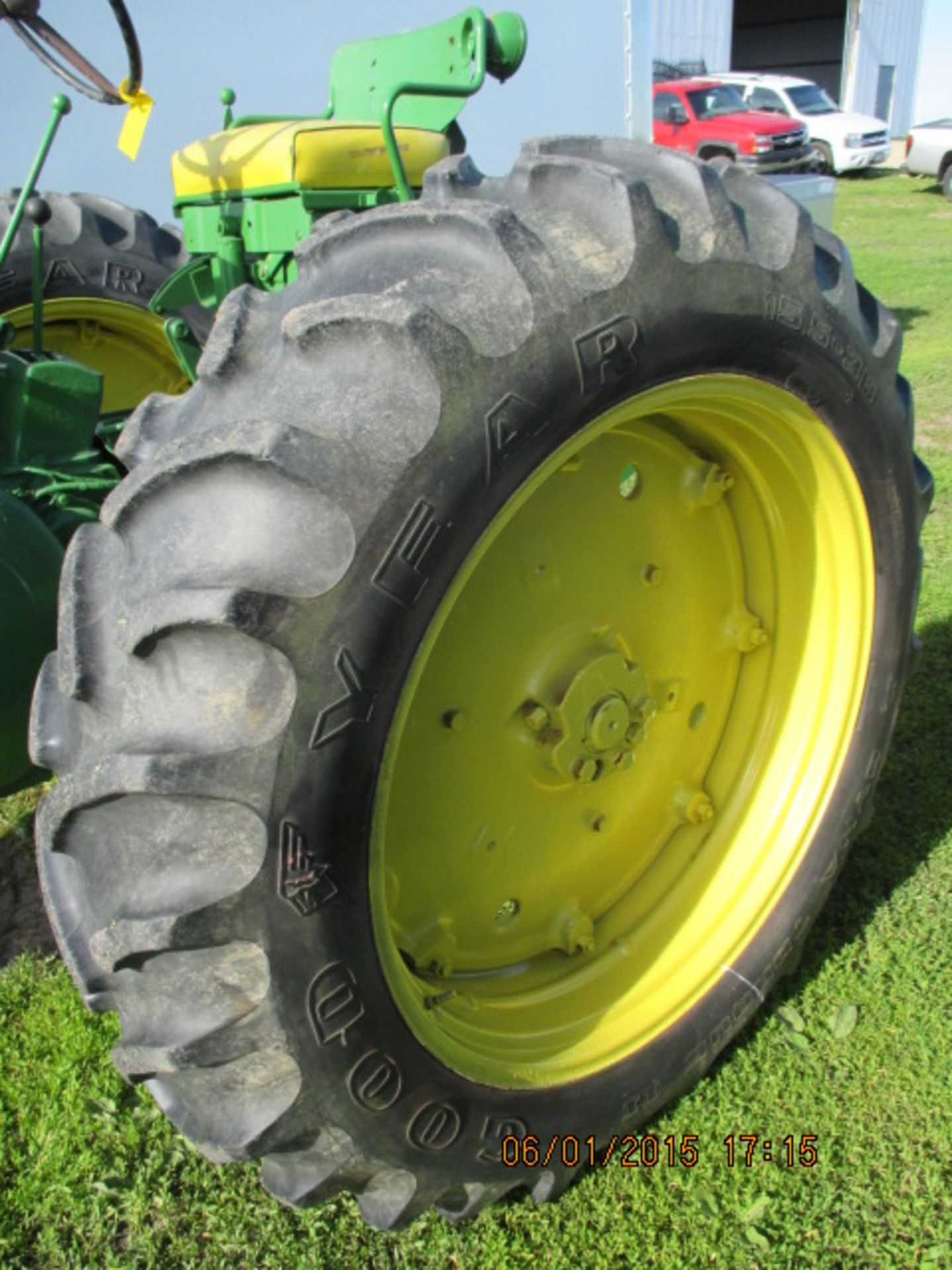 JD 630 Tractor - Image 9 of 16