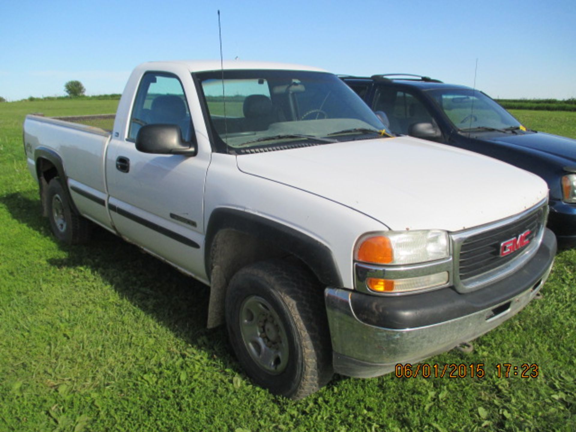 2000 GMC 2500, 4x4, reg cab, auto, 240,514 miles, VIN:1GTGK24U2YE273537 - Image 4 of 13