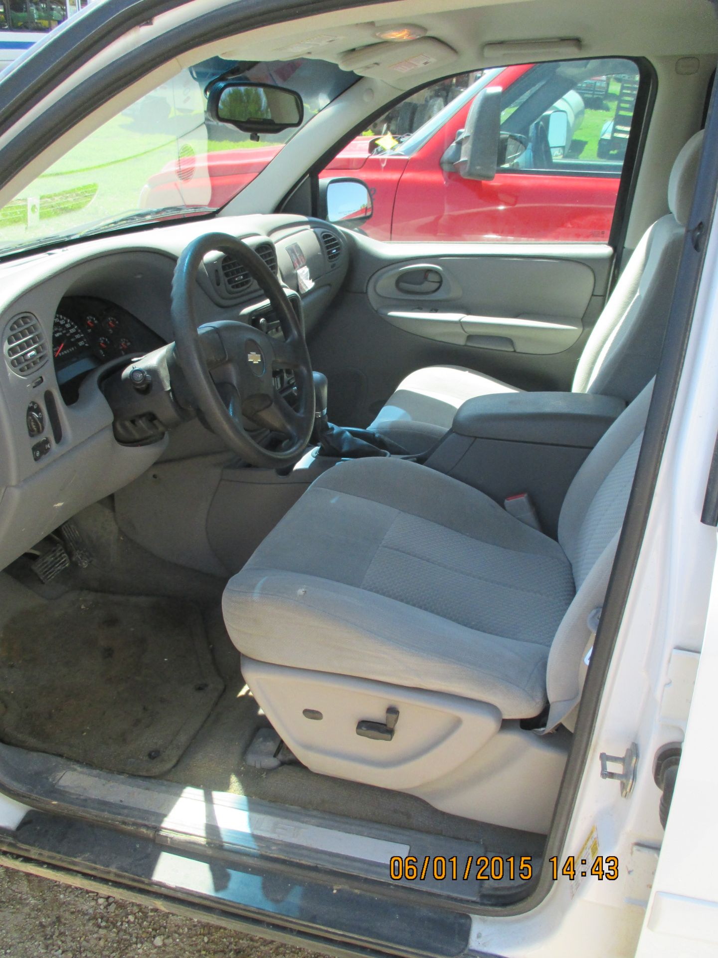 2008 Chev TrailBlazer LS, 225,666 miles, 4-dr, 4x4, broken driver window, VIN:1GNDT13S482178996 - Image 12 of 15