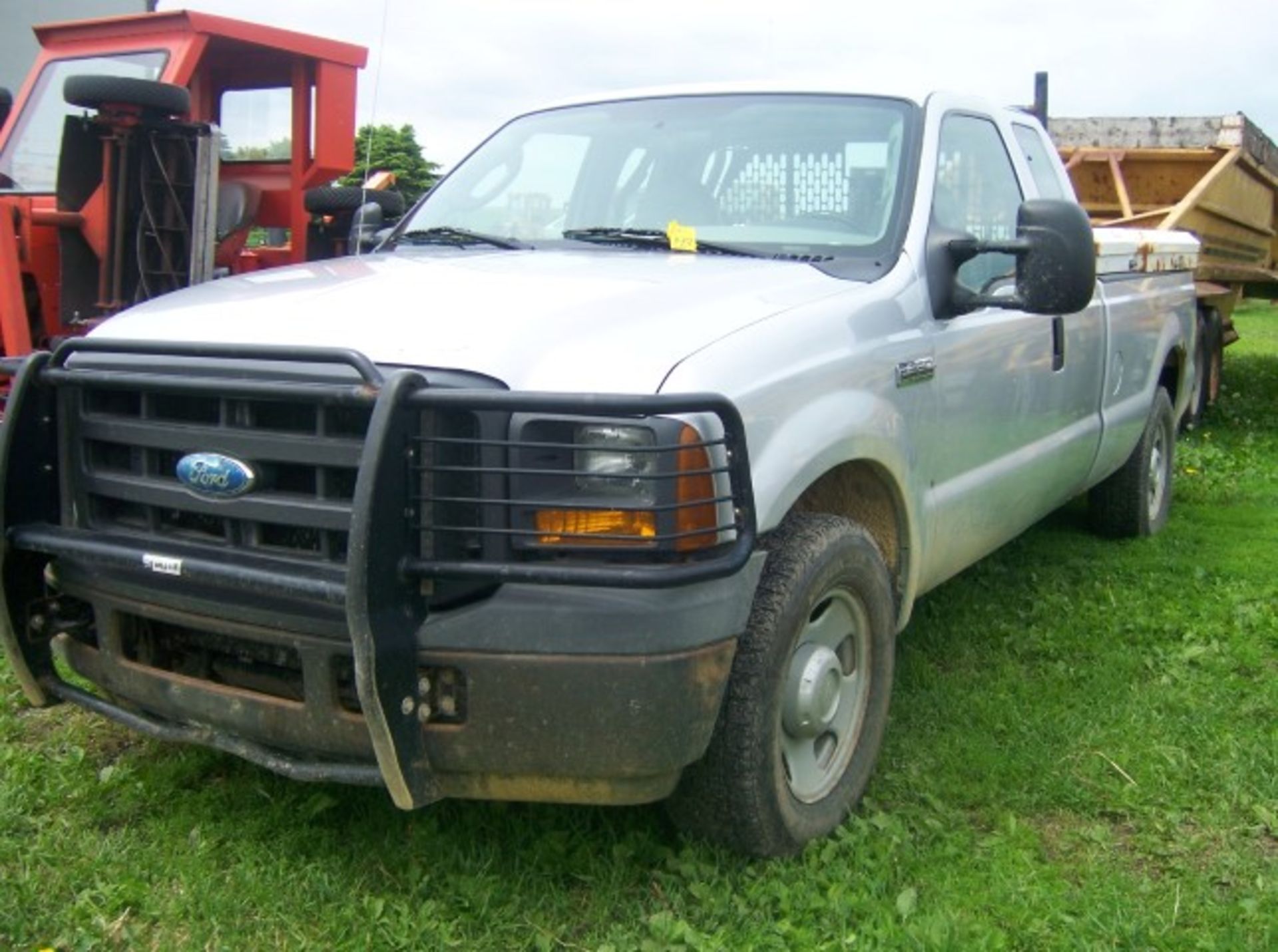 2005 Ford F-350 XL, Super Duty, ext cab, 4x2, 183,113-miles, w/mtd toolboxes, VIN:1FTSX30515EC46518