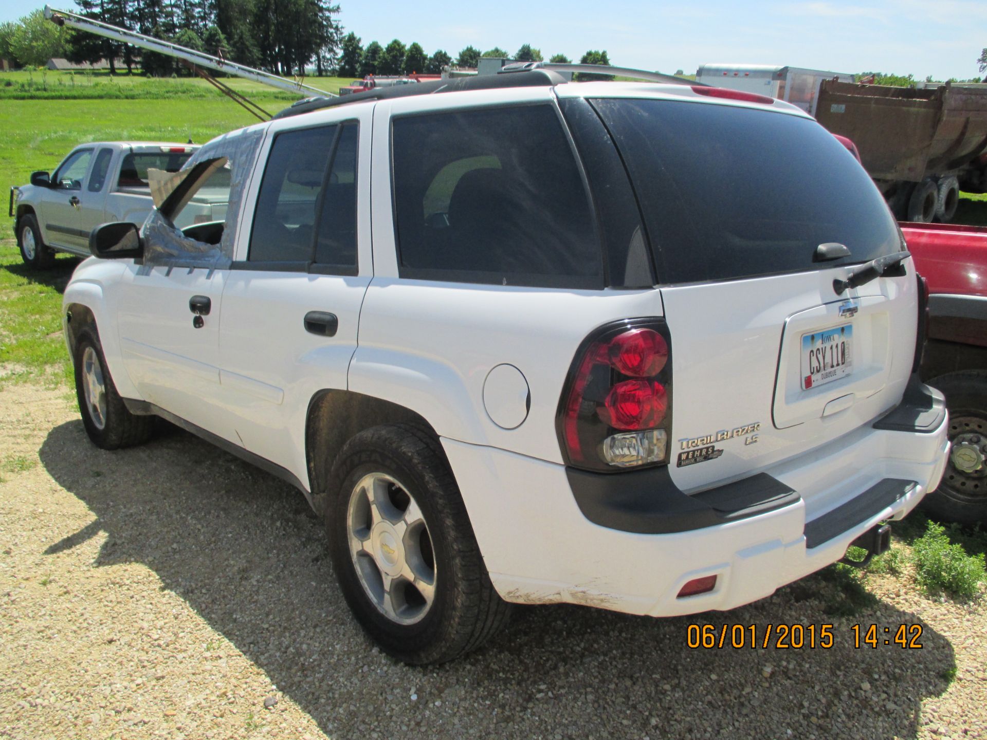 2008 Chev TrailBlazer LS, 225,666 miles, 4-dr, 4x4, broken driver window, VIN:1GNDT13S482178996 - Image 2 of 15