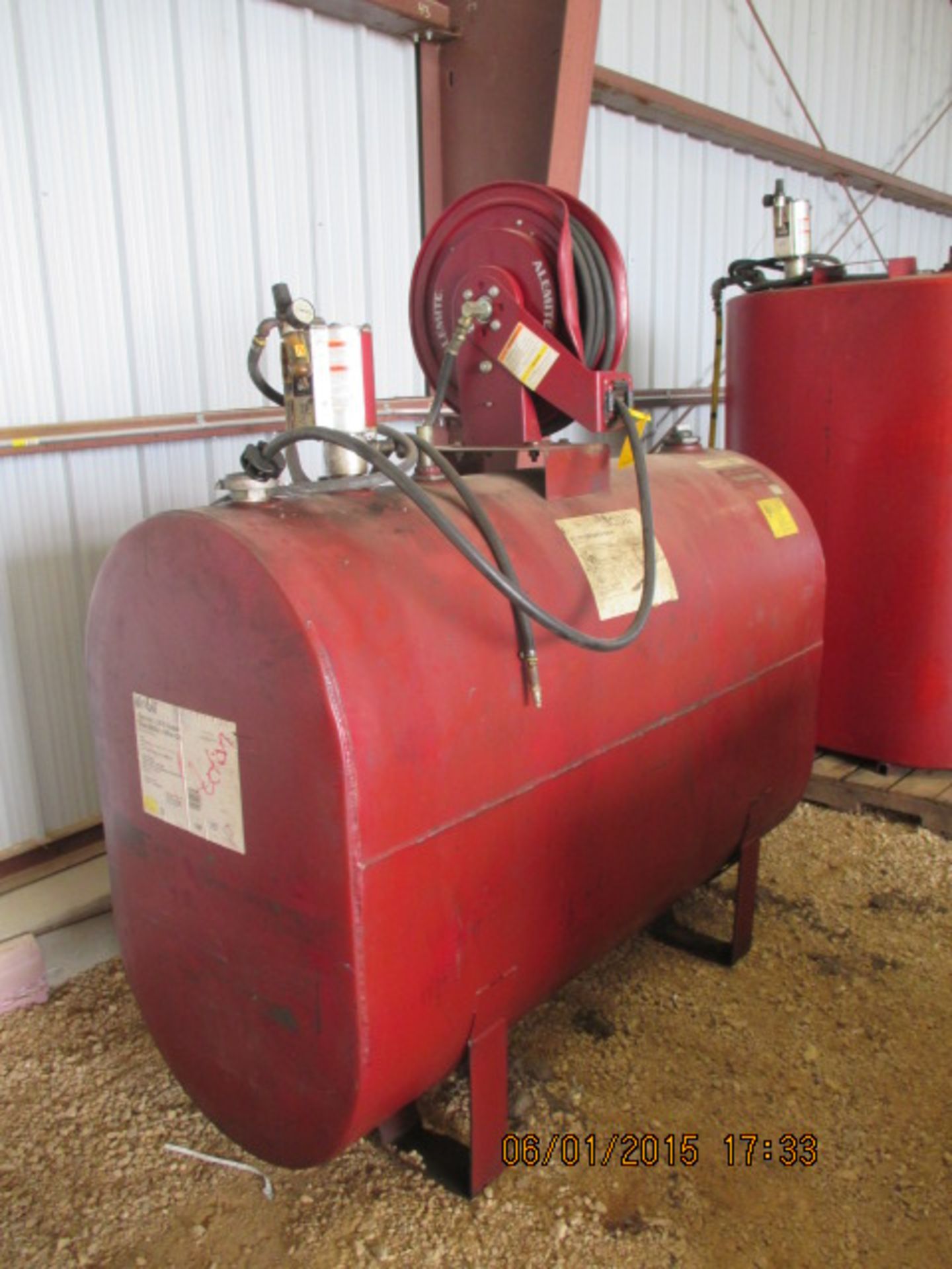 Oil barrel w/hose/reel/pump