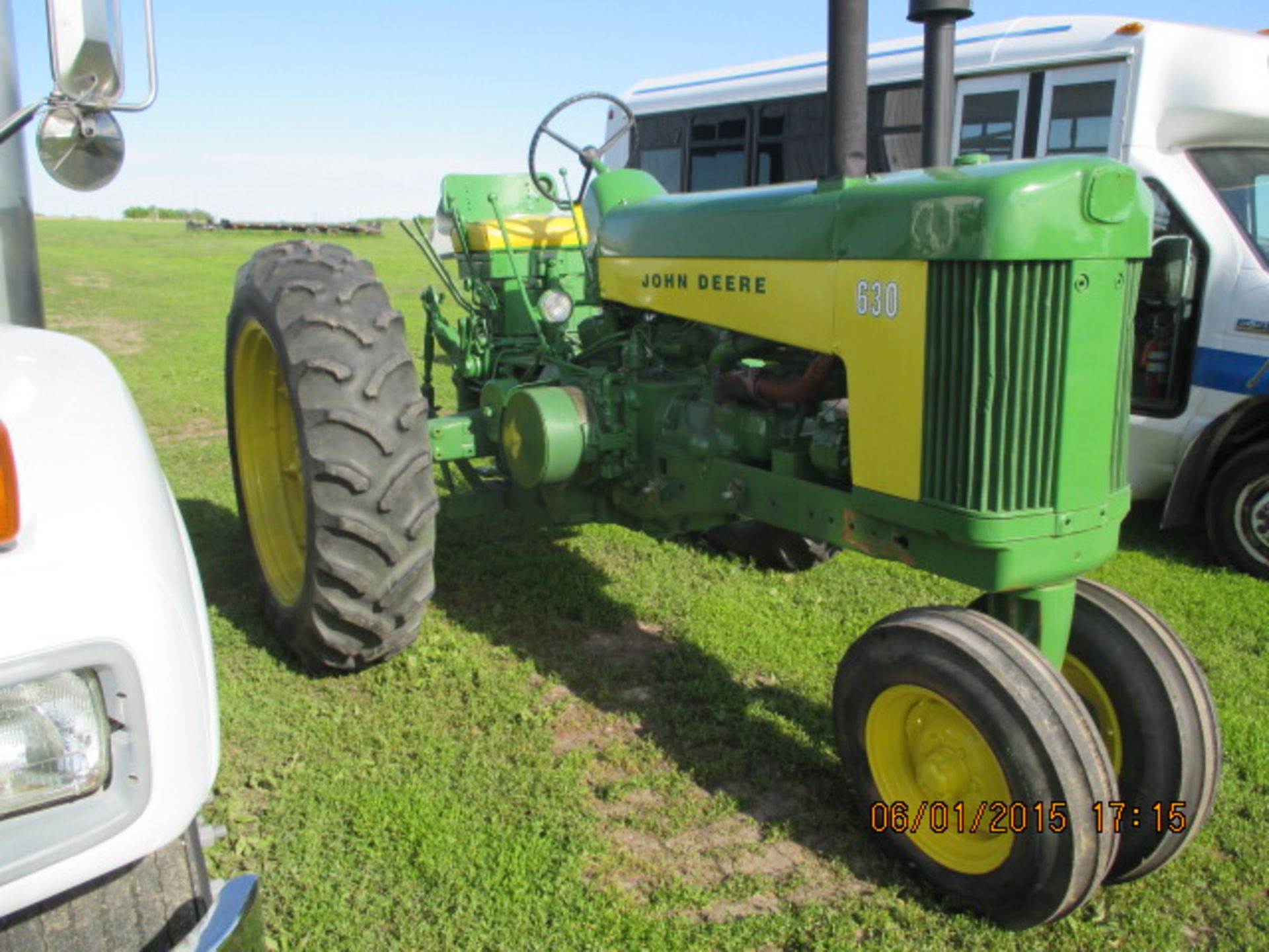 JD 630 Tractor - Image 4 of 16