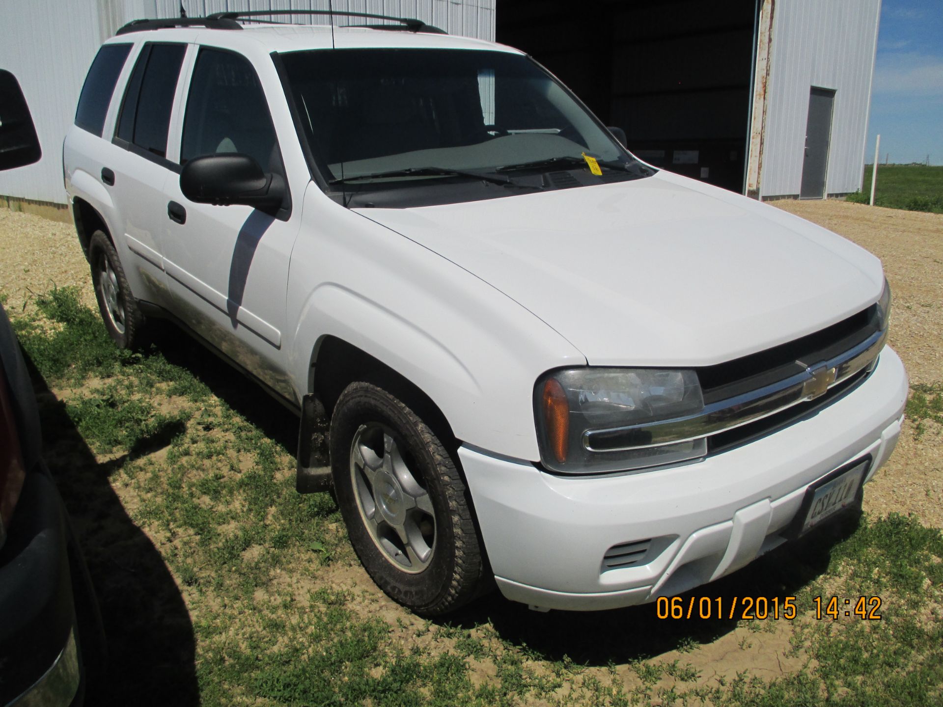 2008 Chev TrailBlazer LS, 225,666 miles, 4-dr, 4x4, broken driver window, VIN:1GNDT13S482178996 - Image 4 of 15