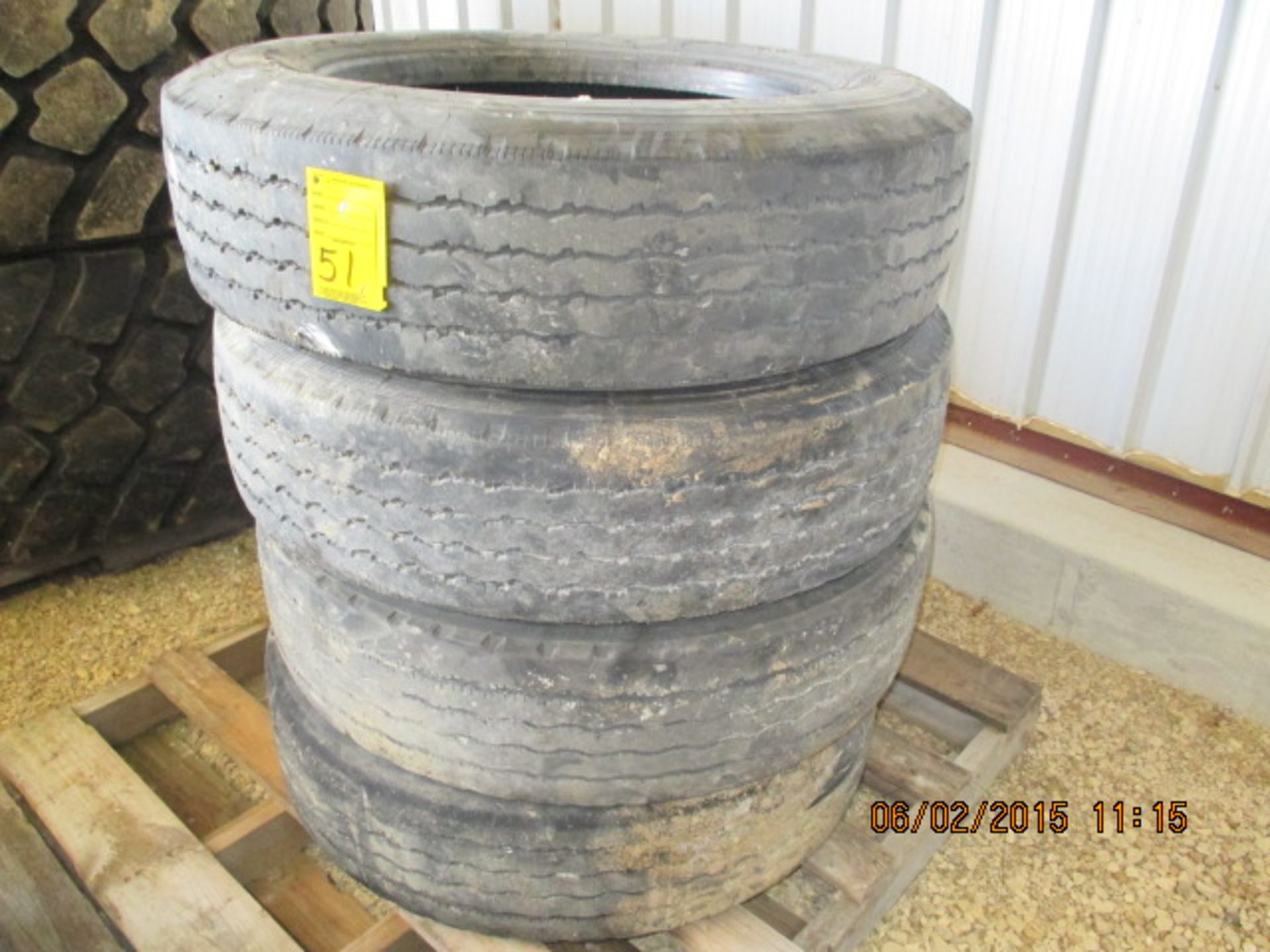 (4) 255/70R22.5 tires