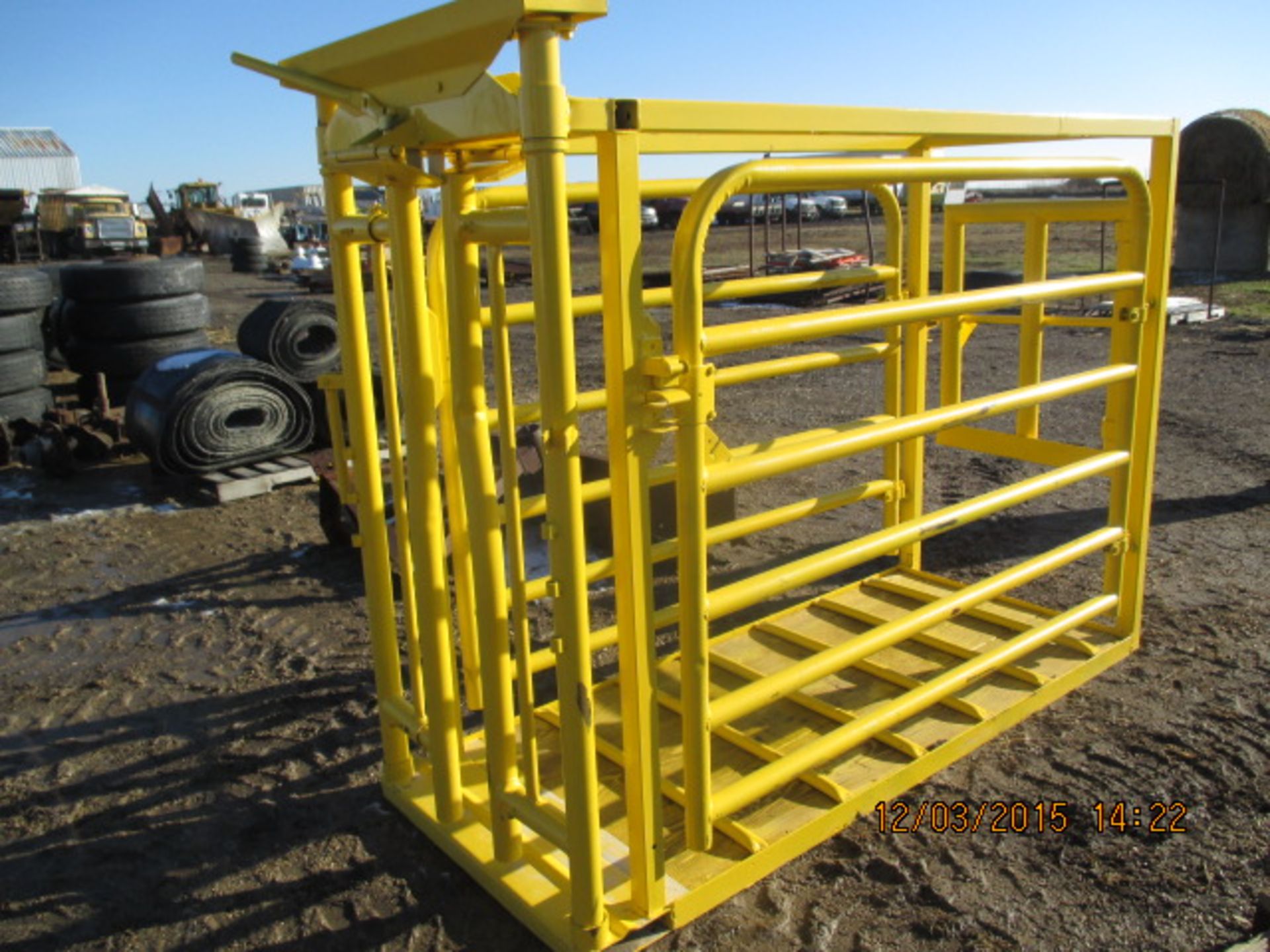 Cattle chute, head gate - Image 2 of 2