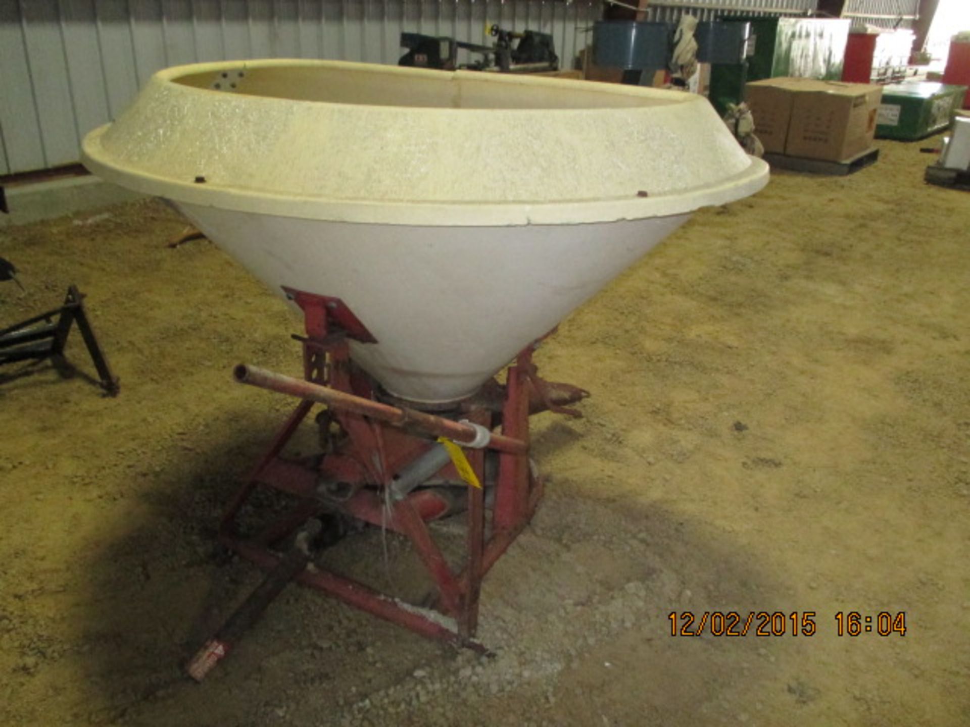 3-pt fertilizer spreader